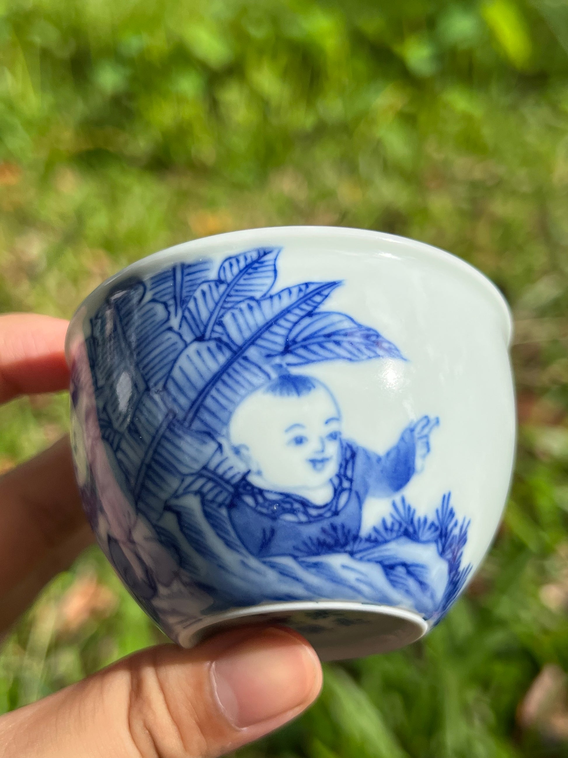 this is Chinese Jingdezhen blue and white porcelain teacup. this is a ceramic teacup