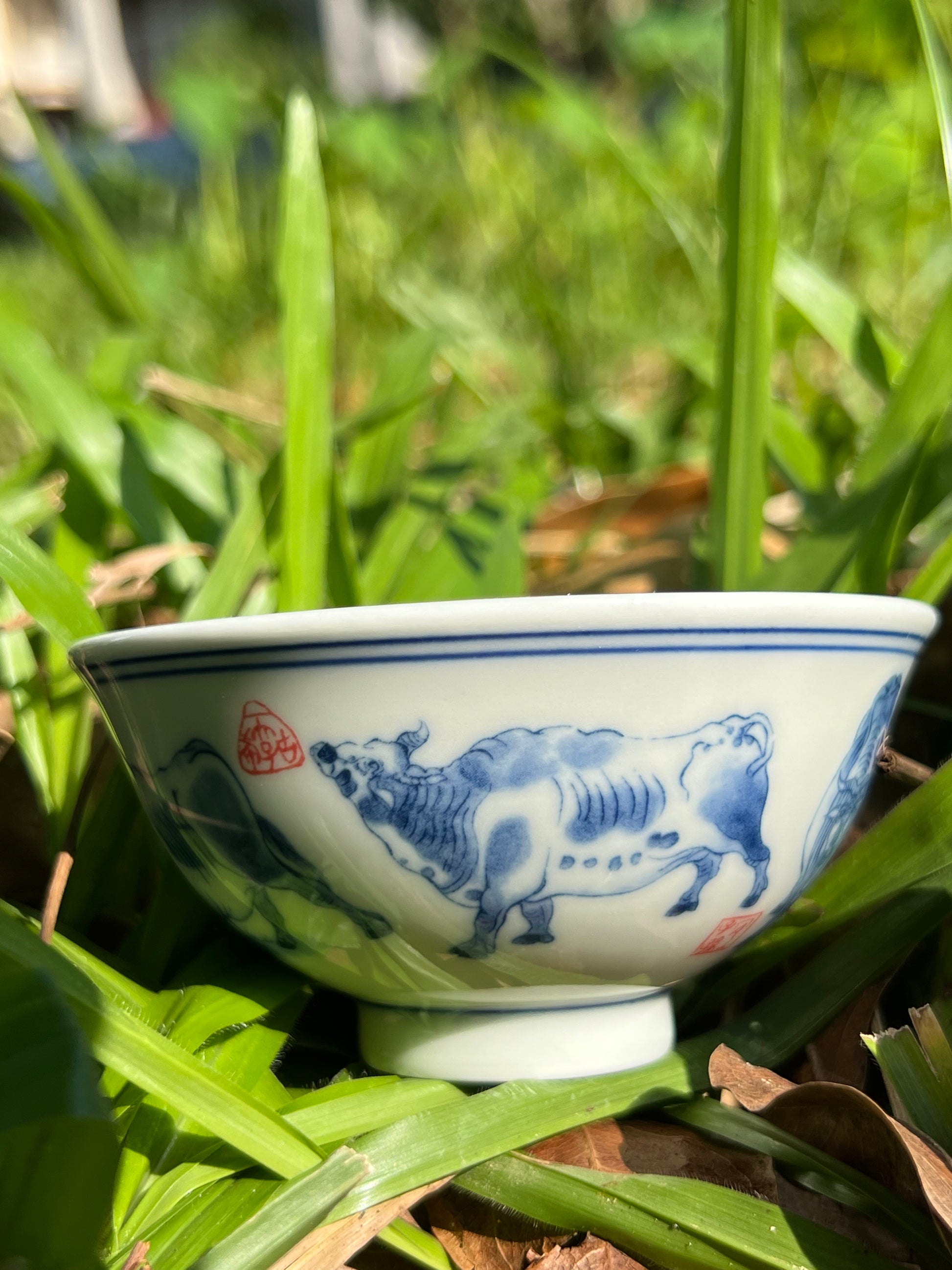 this is Chinese Jingdezhen blue and white porcelain teacup. this is a ceramic teacup