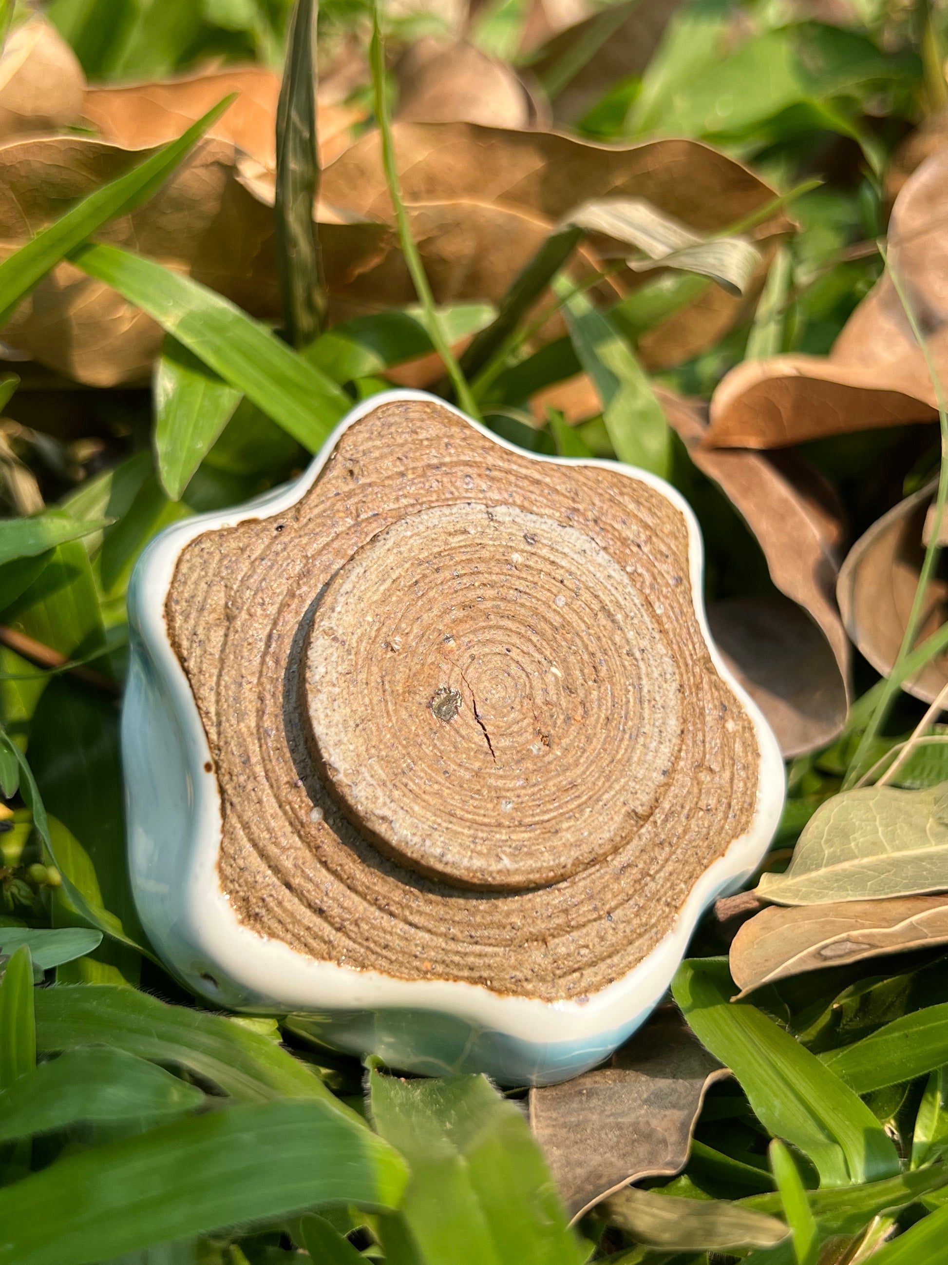 This is a shino ware teacup.this is a shinoyaki teacup