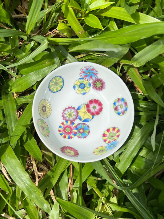 This is a Chinese Jingdezhen enamel teacup.this is a ceramic teacup