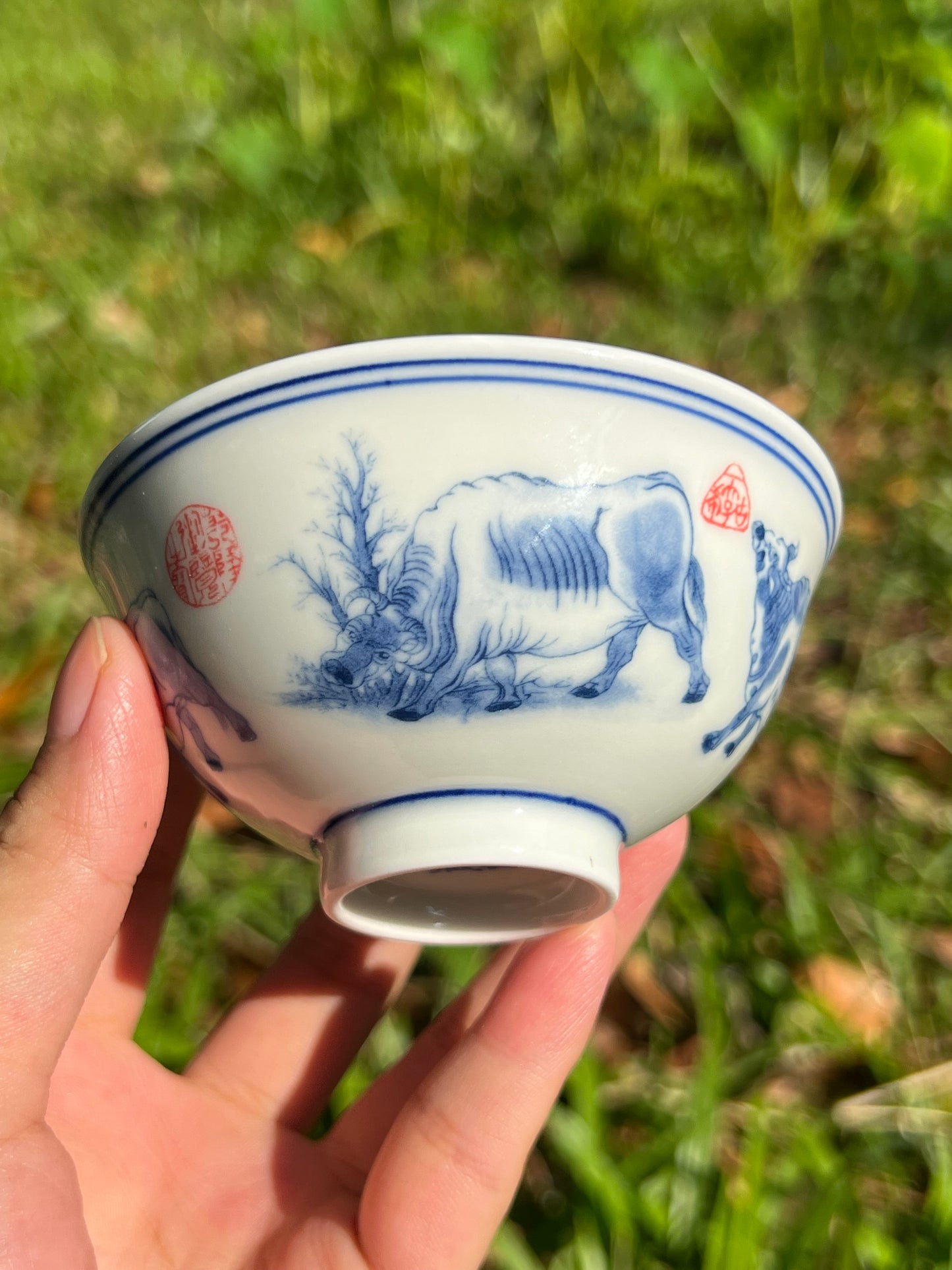 this is Chinese Jingdezhen blue and white porcelain teacup. this is a ceramic teacup