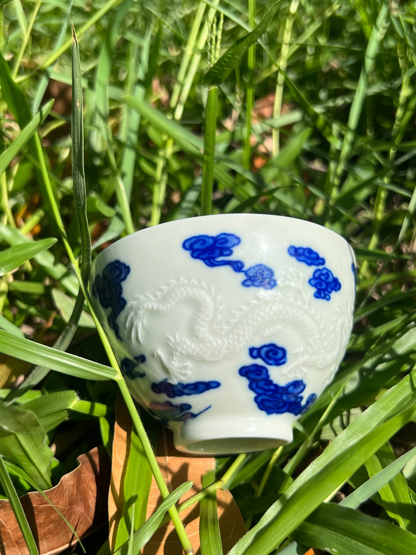 Hand Engraved Chinese Blue and White Porcelain Dragon Jingdezhen Teacup Master Cup Ceramic Artwork