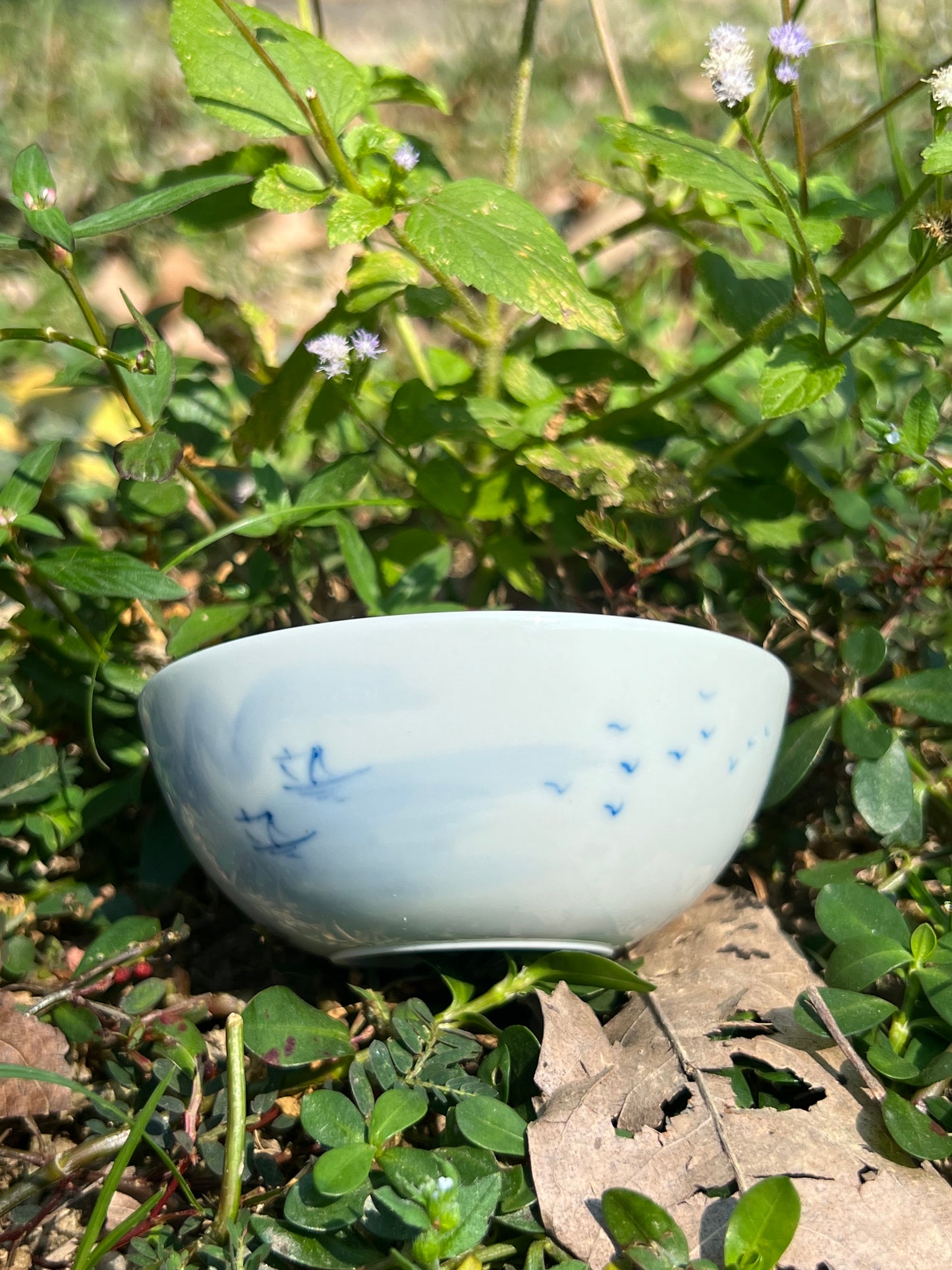 This is a Chinese Jingdezhen blue and white porcelain landscape teacup