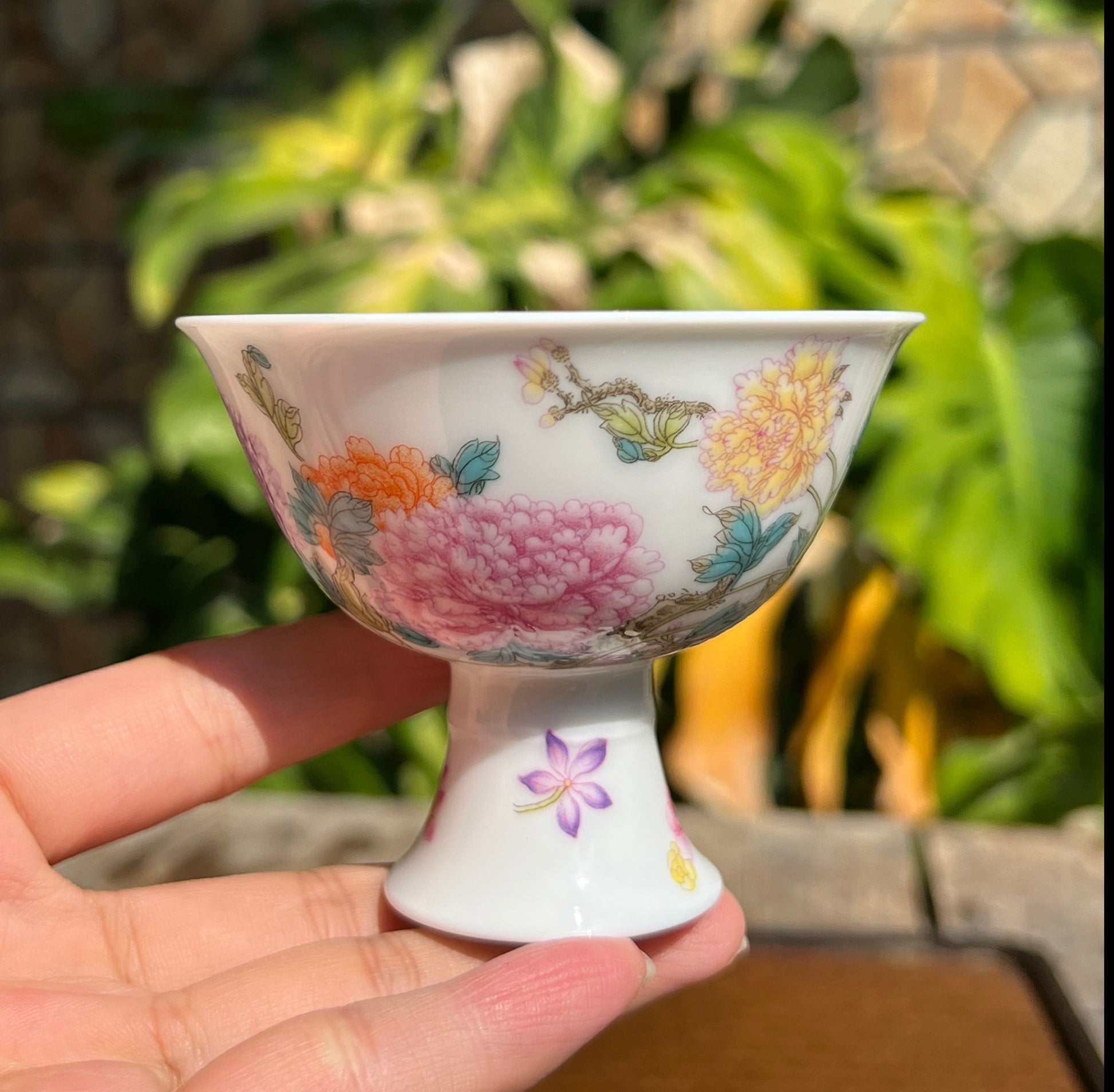 This is a Chinese Jingdezhen enamel flower teacup