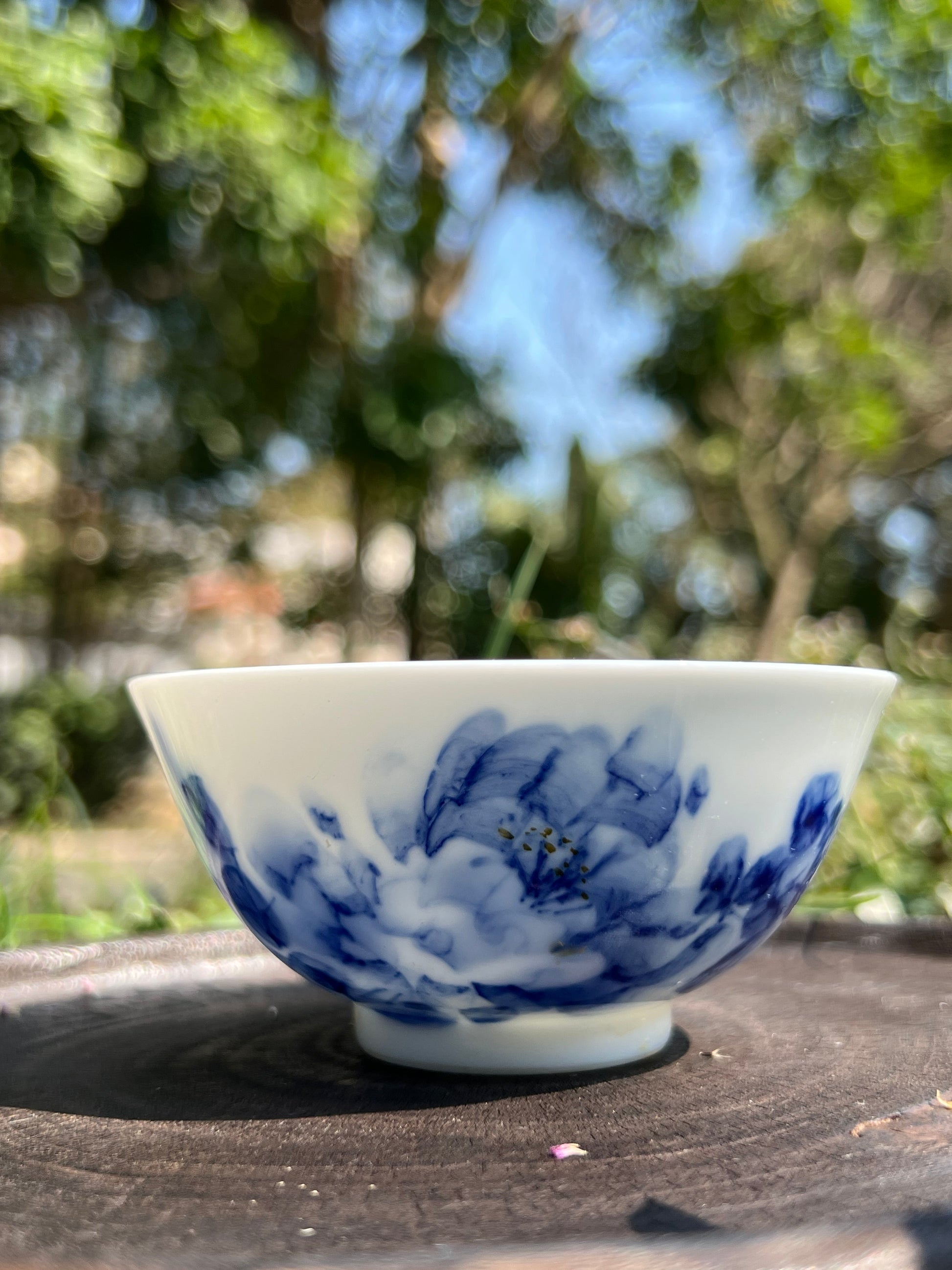 This is a Chinese Jingdezhen blue and white porcelain landscape teacup