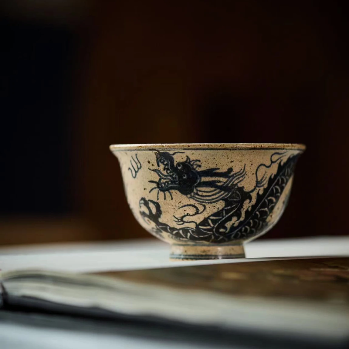 this is a Chinese Jingdezhen blue and white pottery dragon teacup