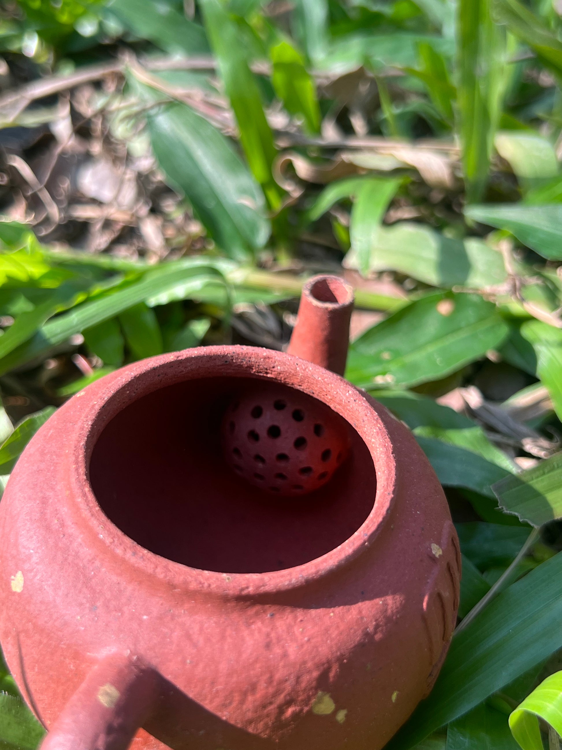 this is Chinese purple clay teapot. this is a pottery teapot