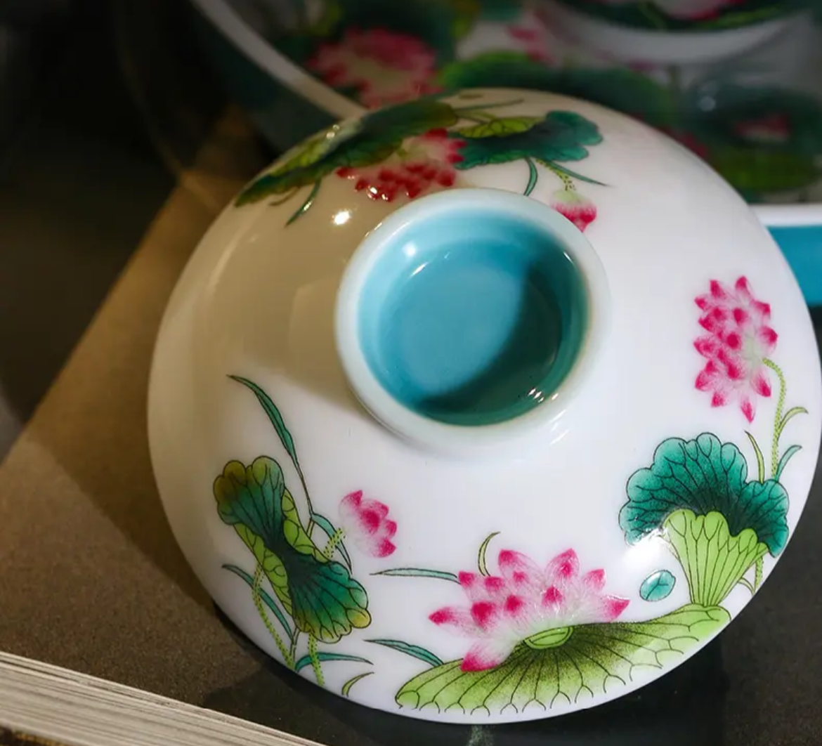 this is Chinese Jingdezhen enamel lotus gaiwan. this is a ceramic covered bowl