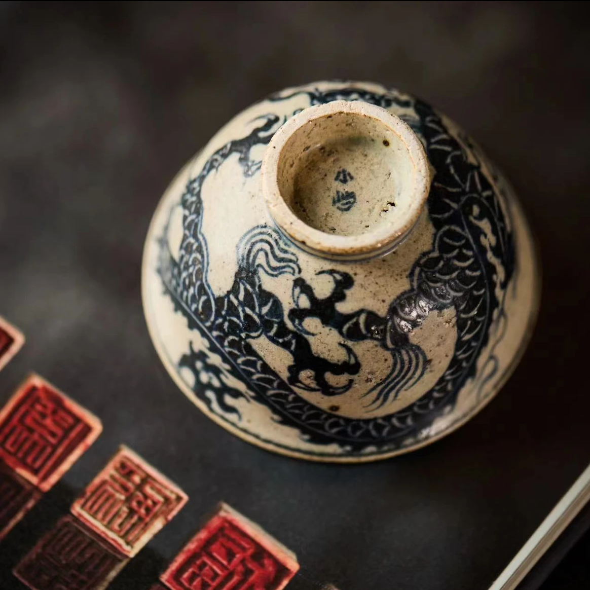 this is a Chinese Jingdezhen blue and white pottery dragon teacup