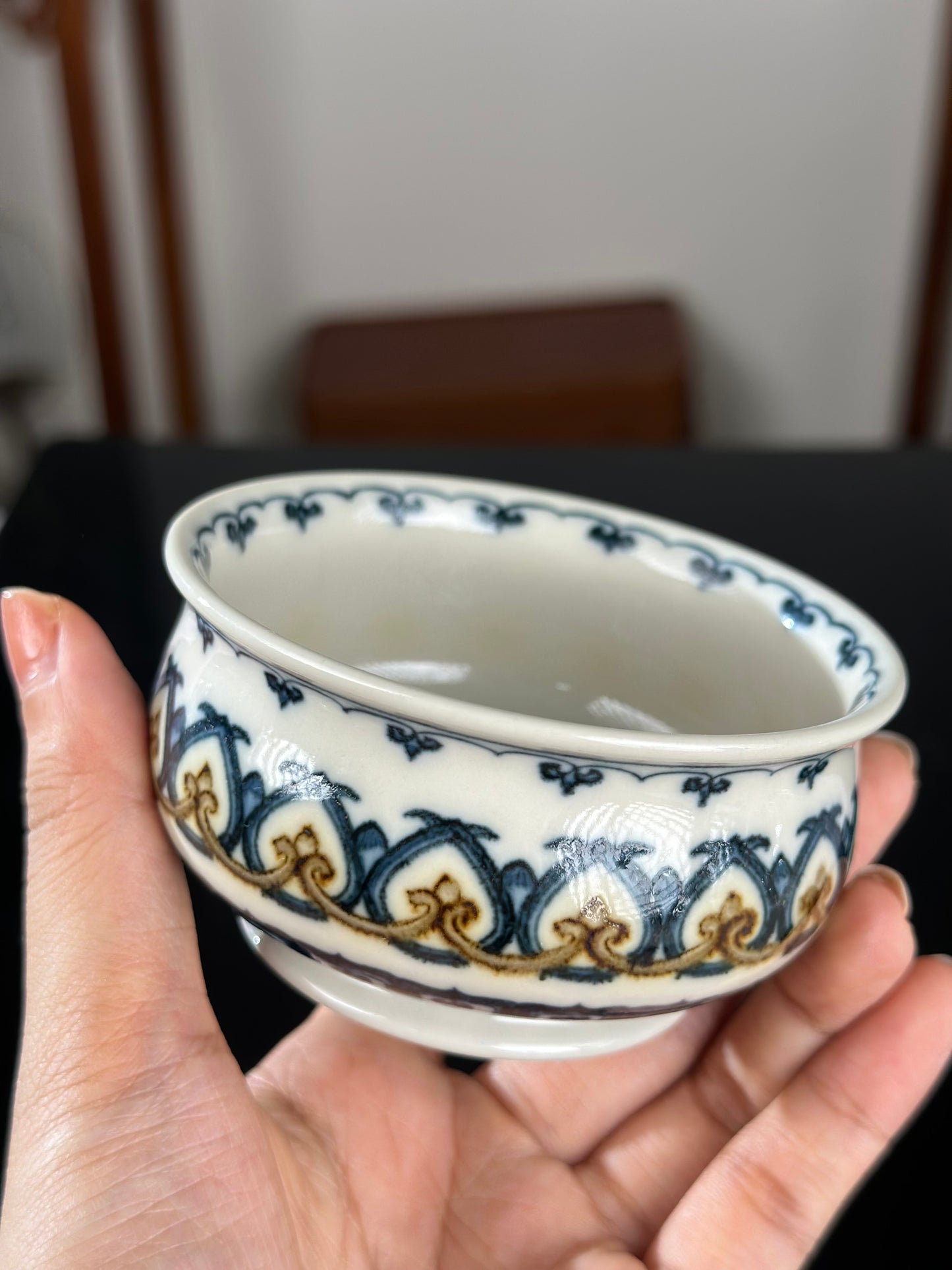 Handpainted Chinese Luxious Blue White Porcelain  Underglaze Gold Youlijin Traditional Baoxiang Flower Pattern Masterpiece Gaiwan Teacup Set Artwork