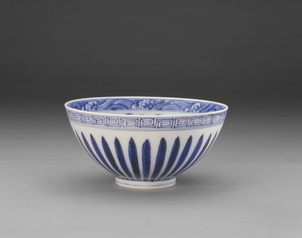 Handpainted Chinese Traditional  Flower Pattern Blue and White Underglaze Red Youlihong Porcelain Jingdezhen Jixin Teacup