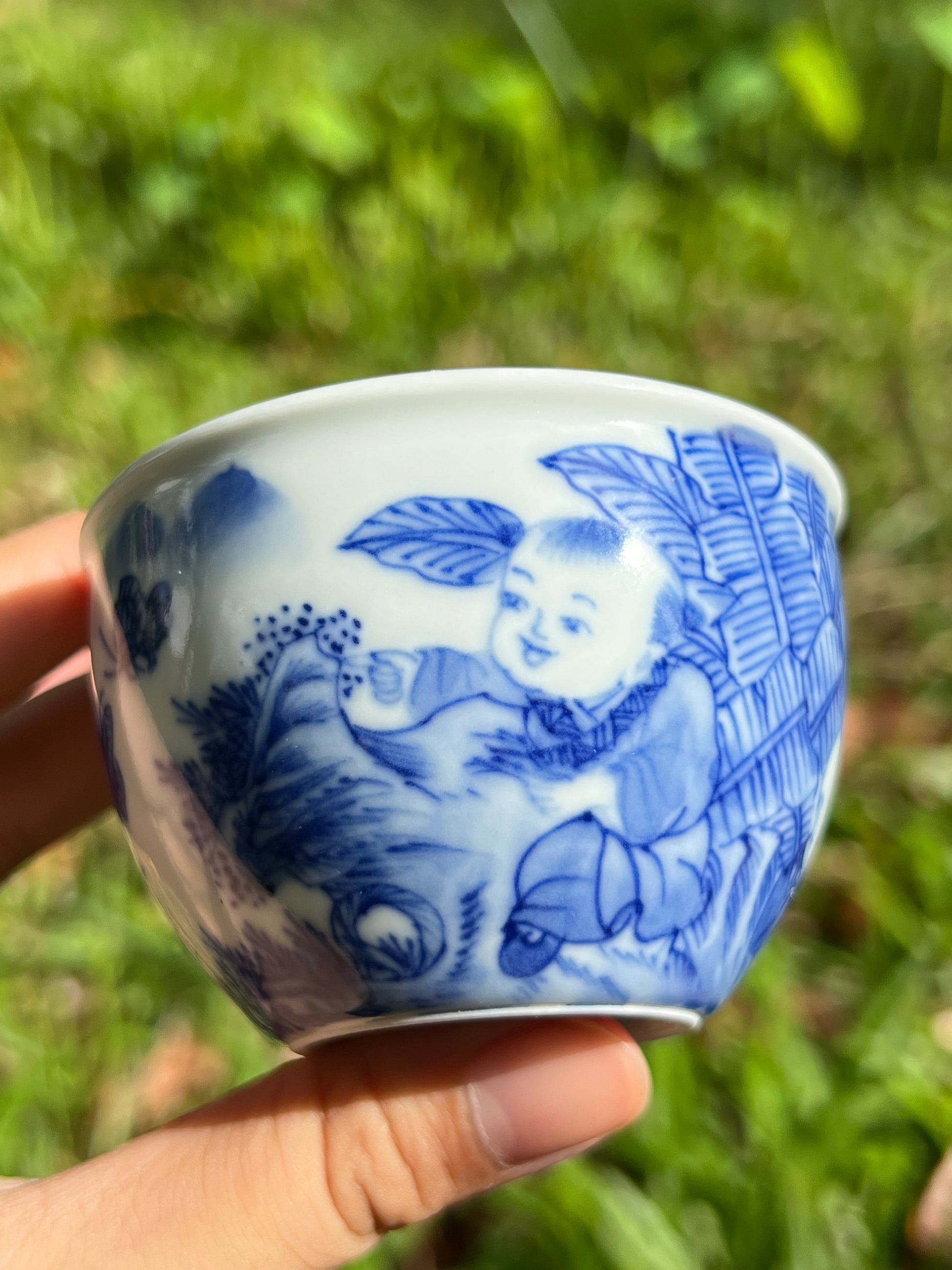 this is Chinese Jingdezhen blue and white porcelain teacup. this is a ceramic teacup