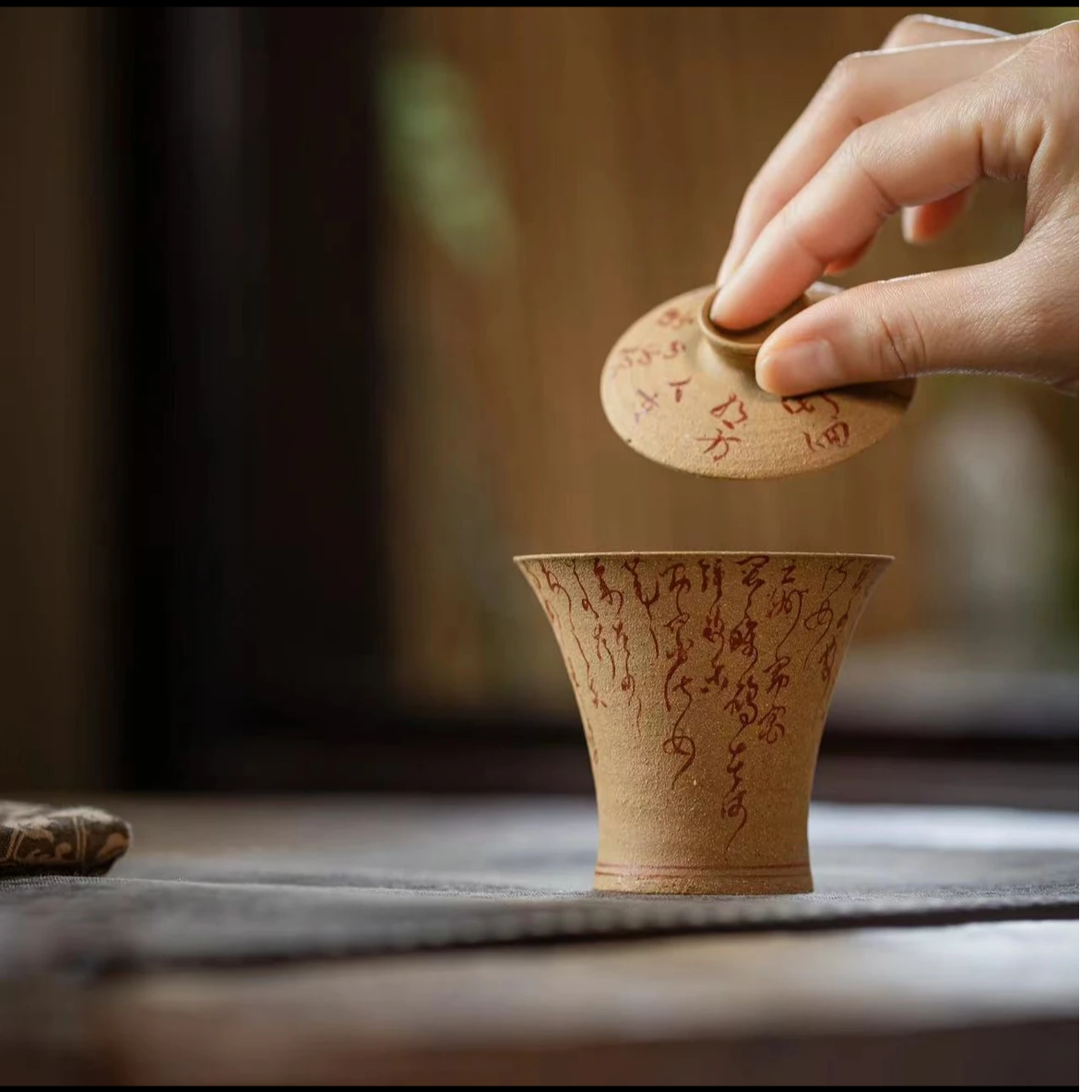 This is pottery gaiwan.this is pottery teapot