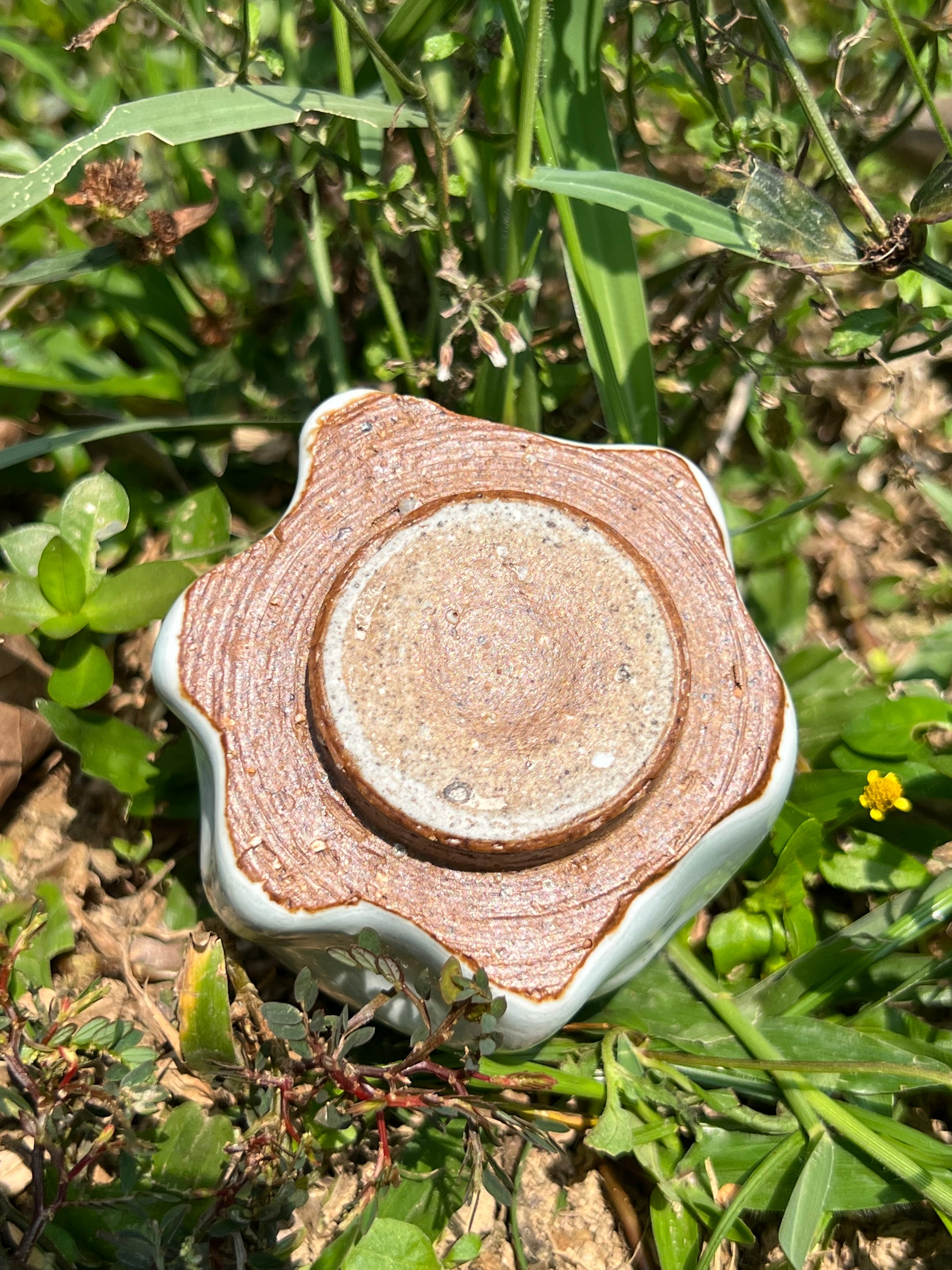 This is a shino ware teacup.this is a shinoyaki teacup