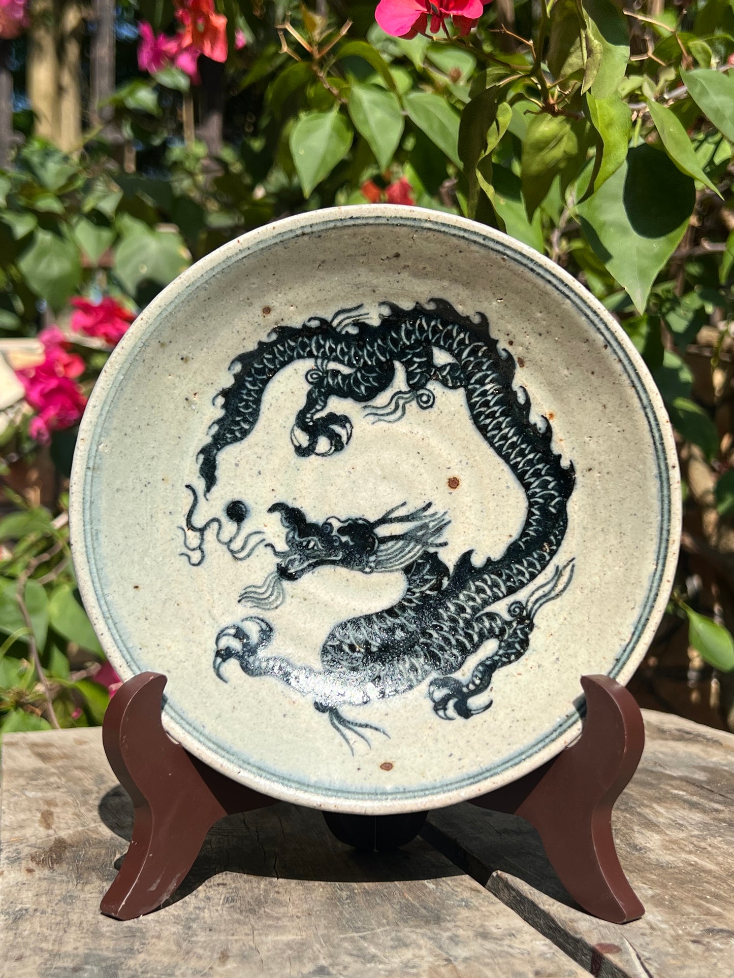 this is a Chinese Jingdezhen blue and white pottery dragon teacup