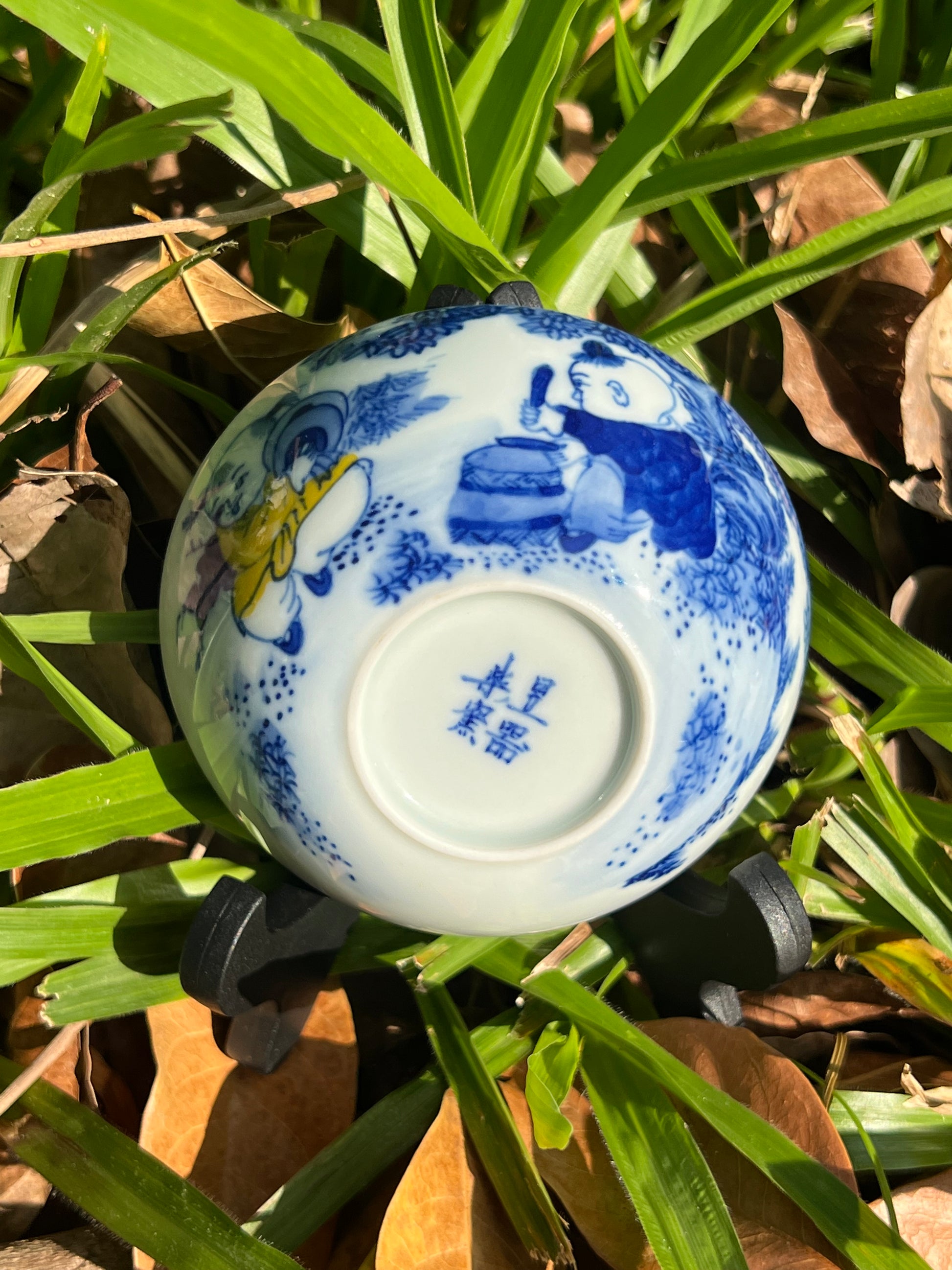 This is Chinese blue and white porcelain teacup. This is a ceramic teacup