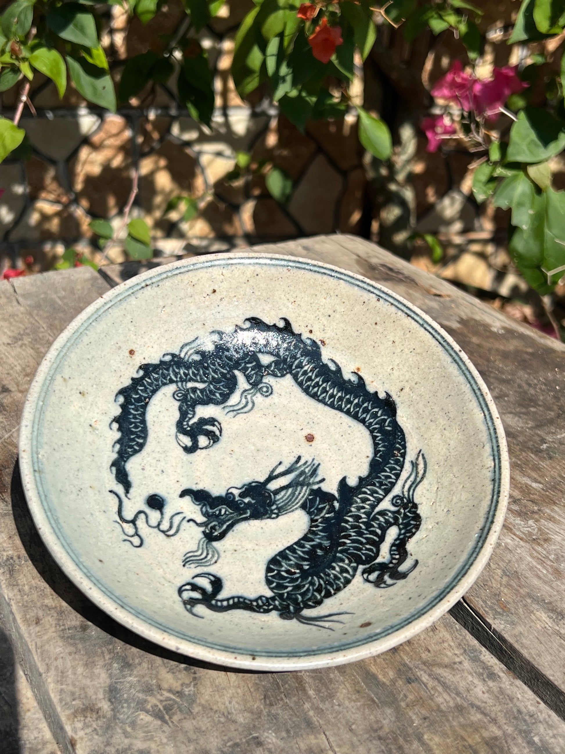 this is a Chinese Jingdezhen blue and white pottery dragon teacup