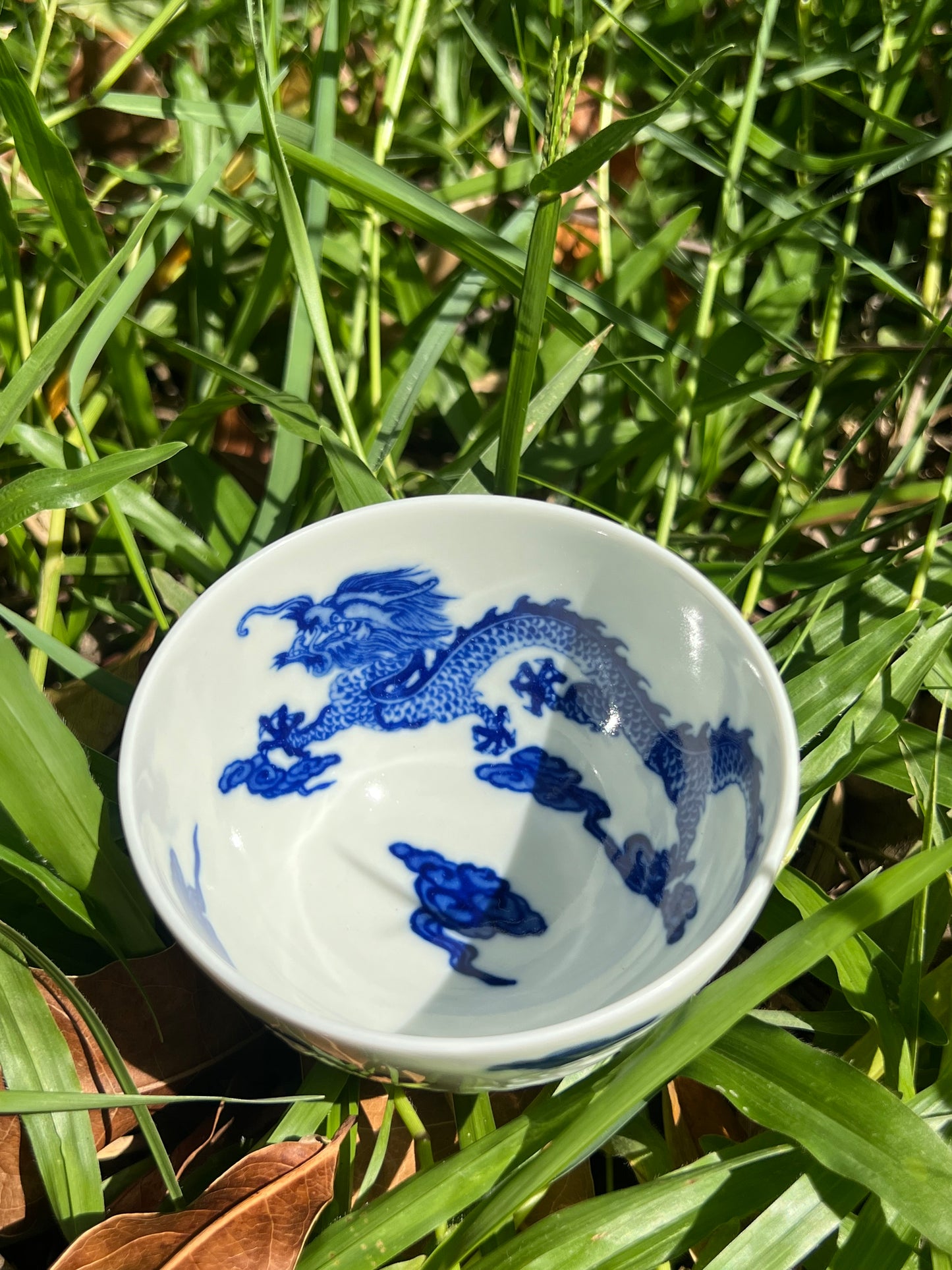 Hand Engraved Chinese Blue and White Porcelain Dragon Jingdezhen Teacup Master Cup Ceramic Artwork