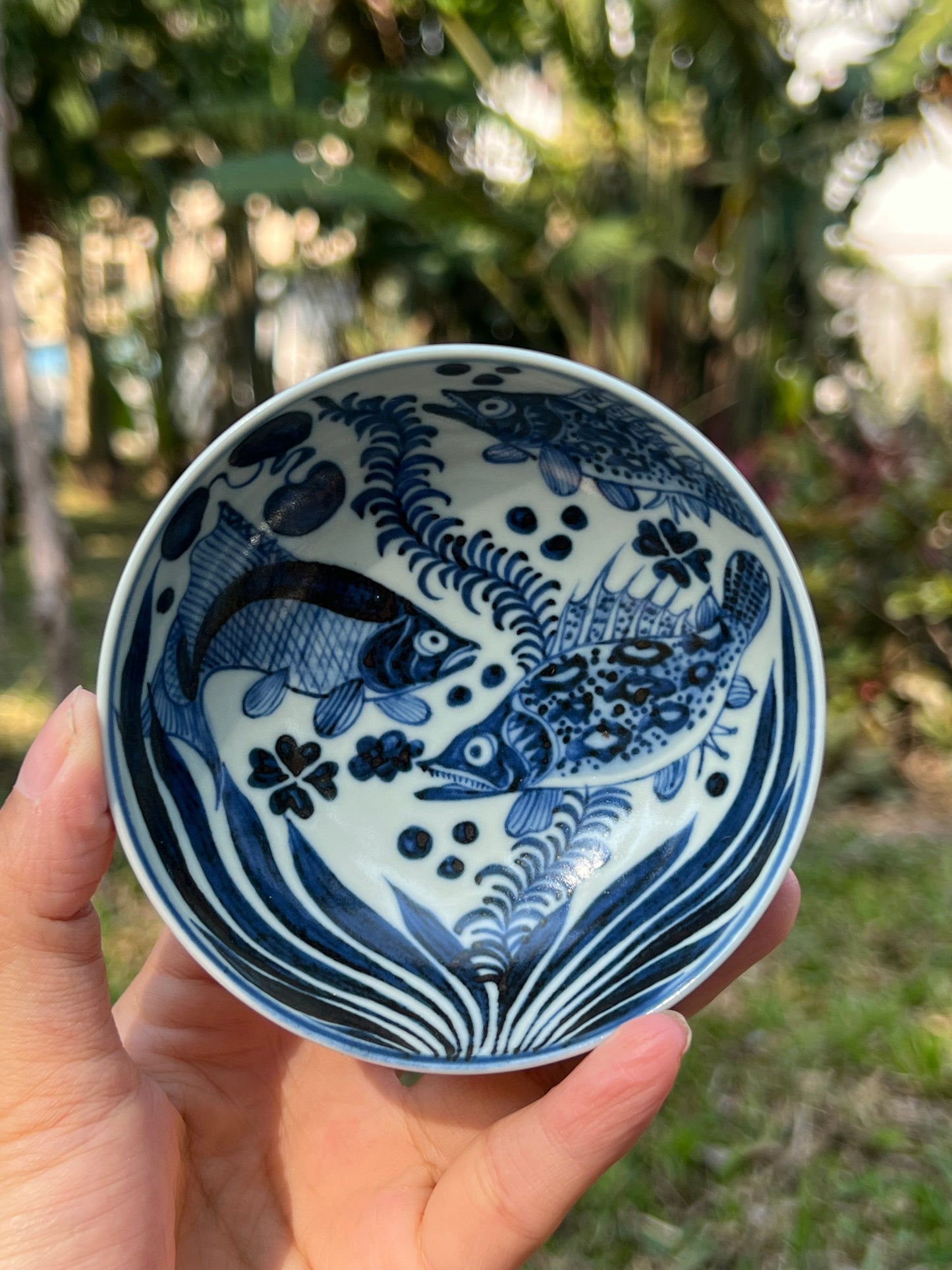 Hand Painted Chinese Blue and White Porcelain Fish Pattern Teacup Jingdezhen Master Ceramic Artwork