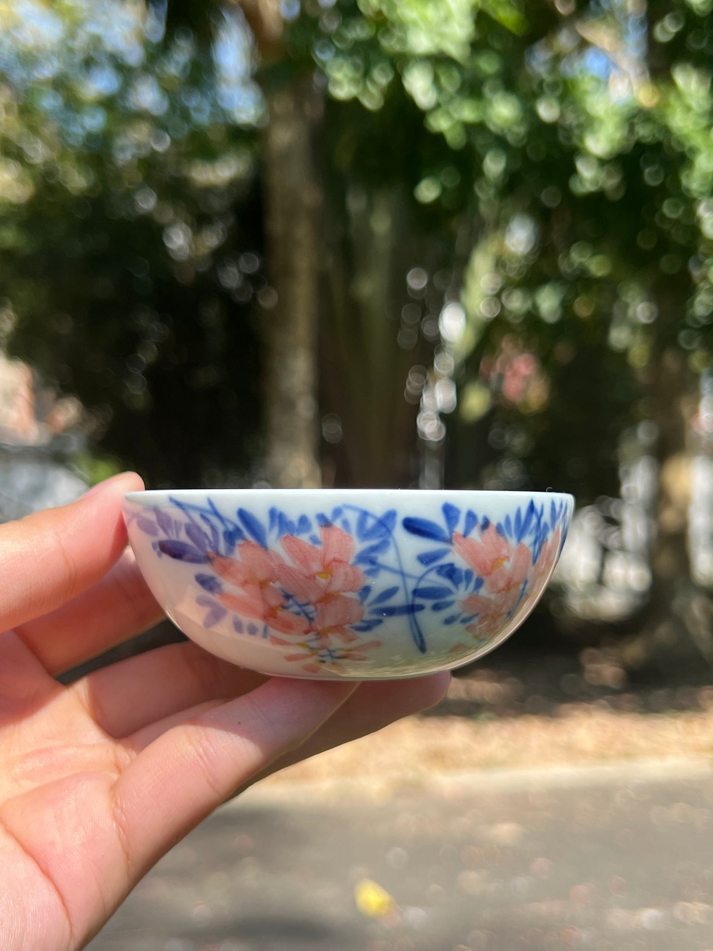 This is a Chinese Jingdezhen blue and white porcelain landscape teacup