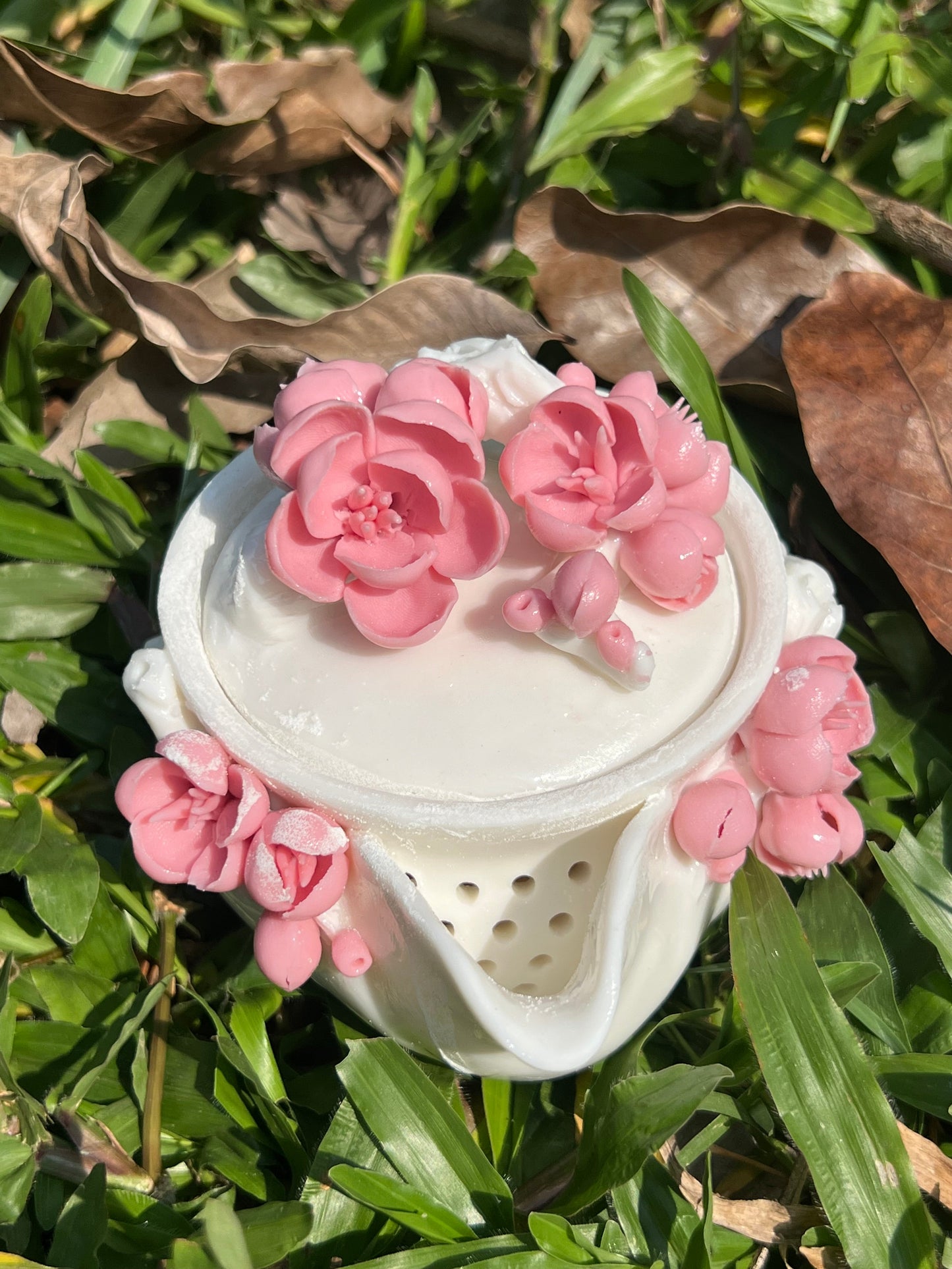 This is a woodfired white pottery flower faircup gongdaobei