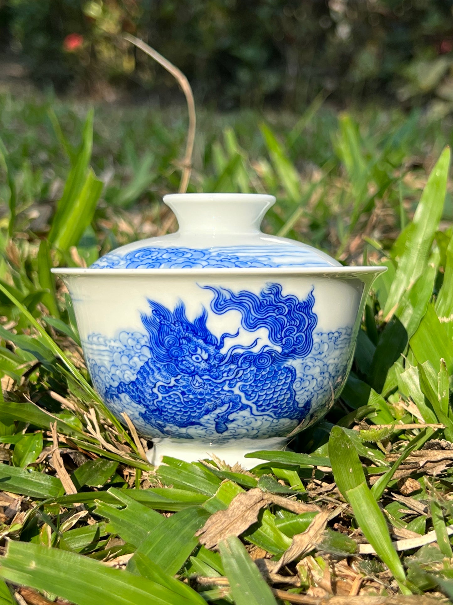 Hand Painted Chinese Qilin Gaiwan Blue And White Porcelain Pot Maker Jingdezhen Master Ceramic Artwork