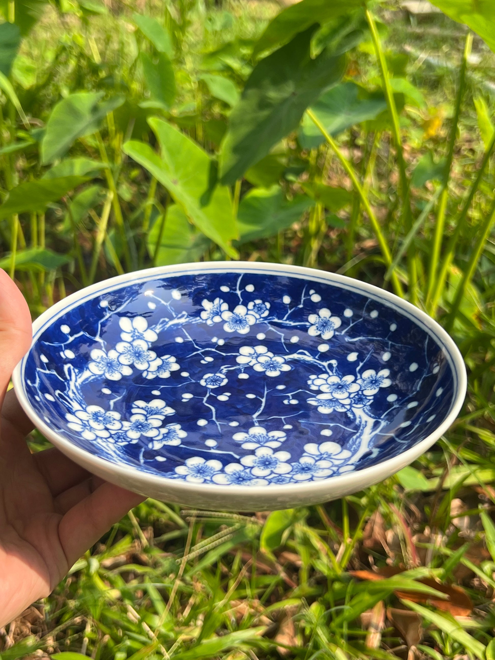 This is Chinese Jingdezhen blue and white porcelain tea tray. This is a ceramic tea boat