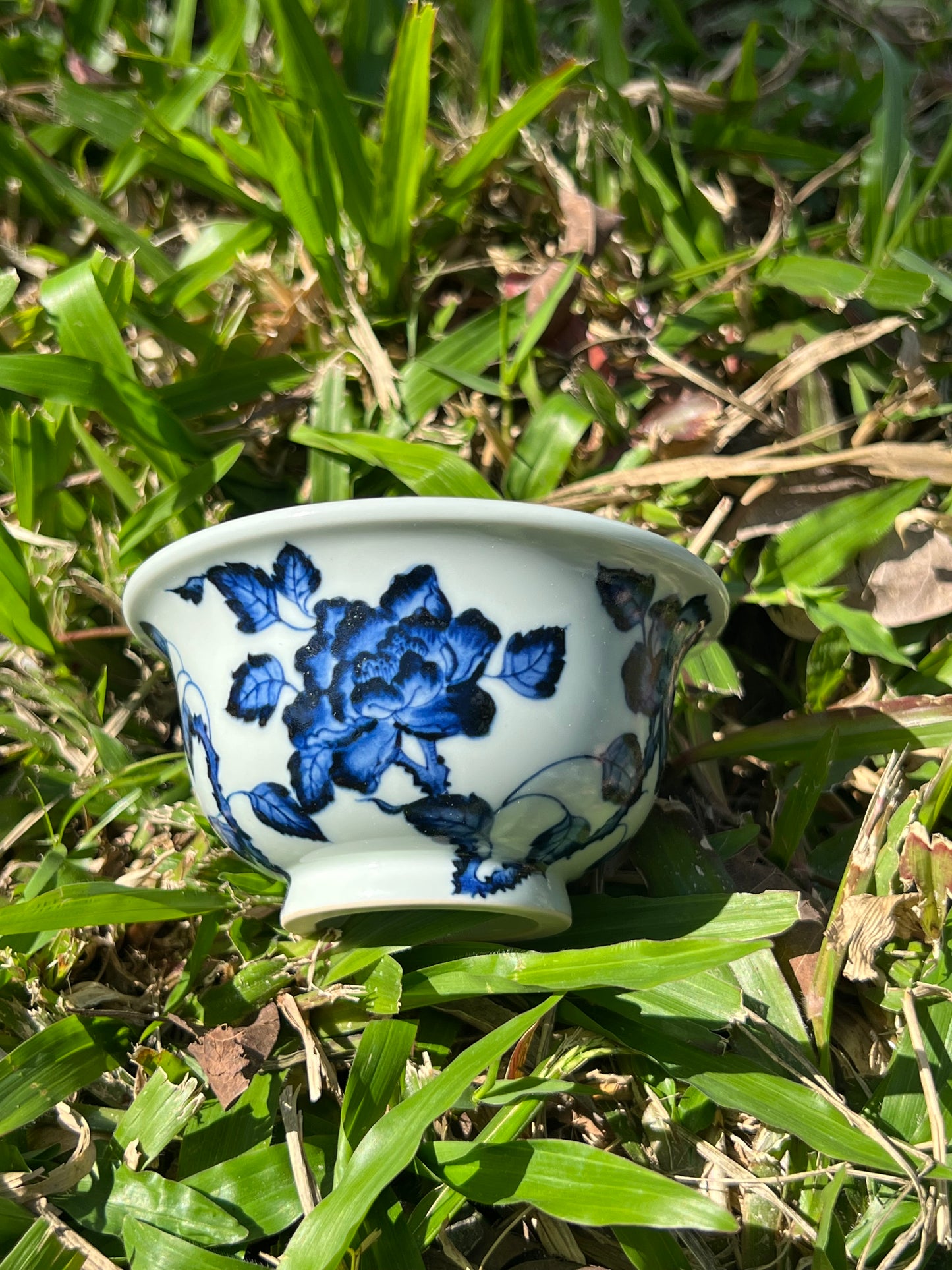 Hand Painted Chinese Blue and White Porcelain Peony Gaiwan Jingdezhen Master Ceramic Artwork