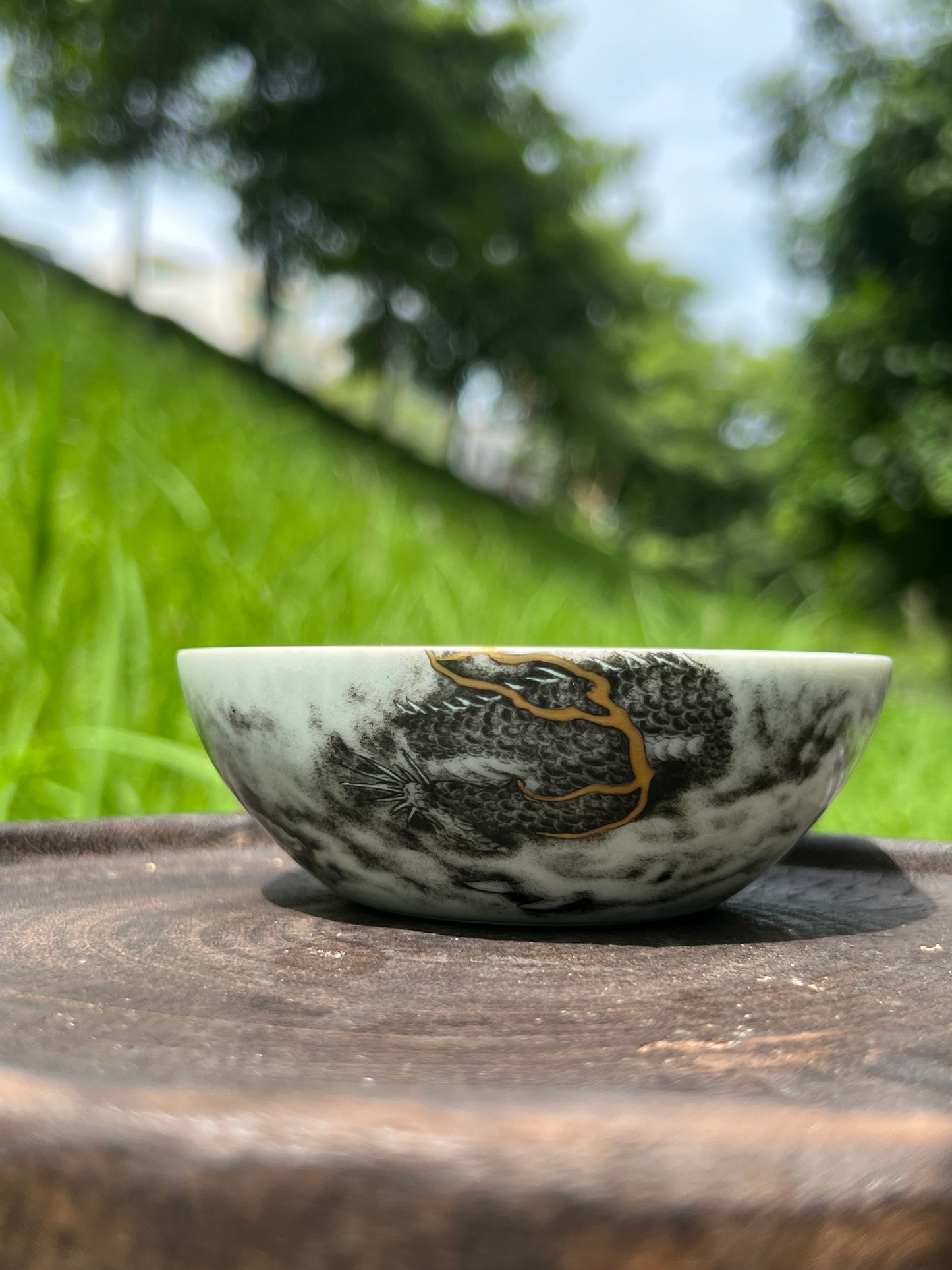 this is a Chinese Jingdezhen dragon teacup.this is a ceramic teacup