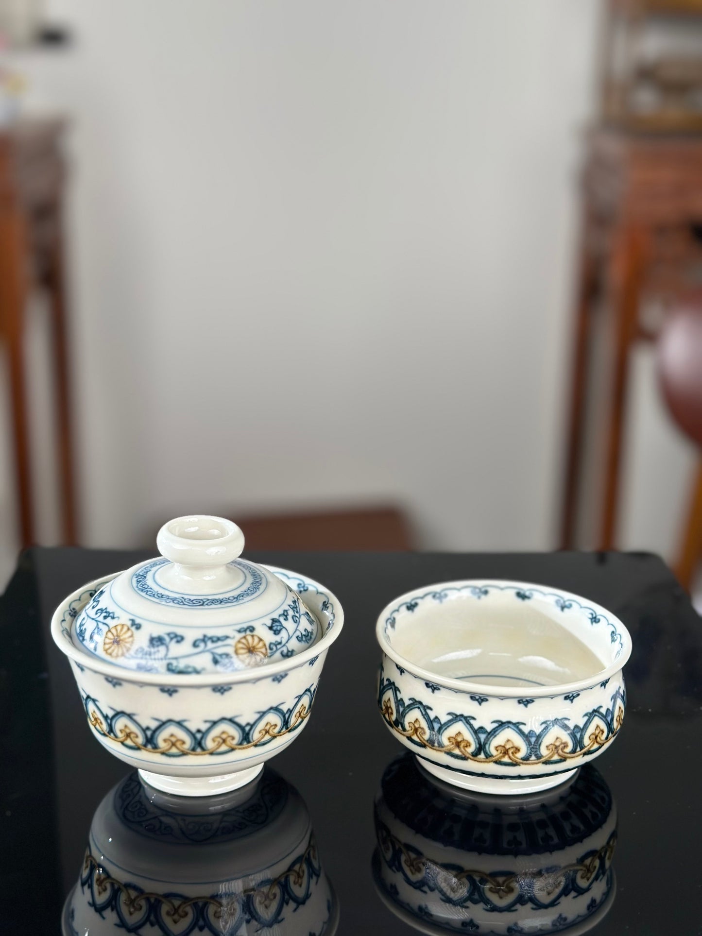 Handpainted Chinese Luxious Blue White Porcelain  Underglaze Gold Youlijin Traditional Baoxiang Flower Pattern Masterpiece Gaiwan Teacup Set Artwork