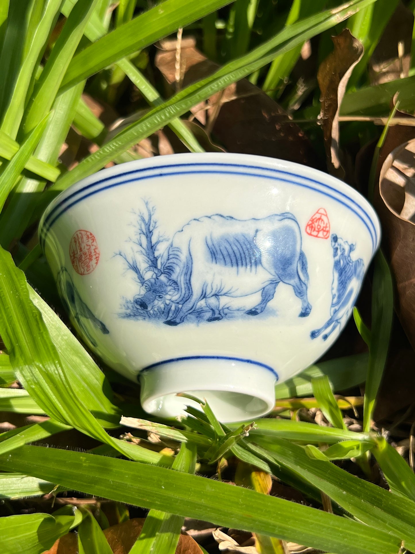 this is Chinese Jingdezhen blue and white porcelain teacup. this is a ceramic teacup