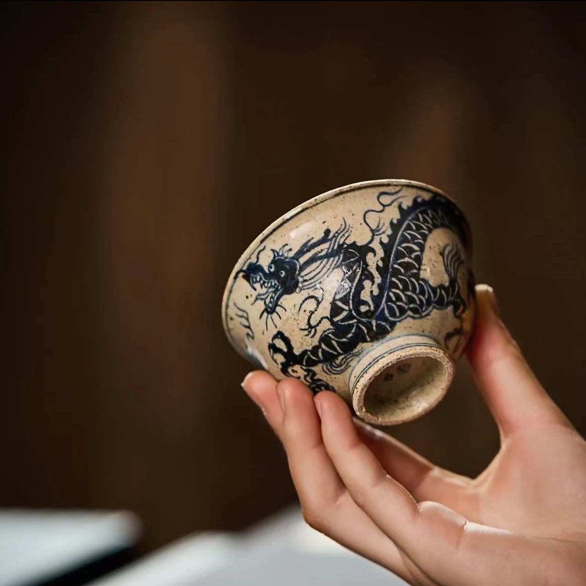 this is a Chinese Jingdezhen blue and white pottery dragon teacup