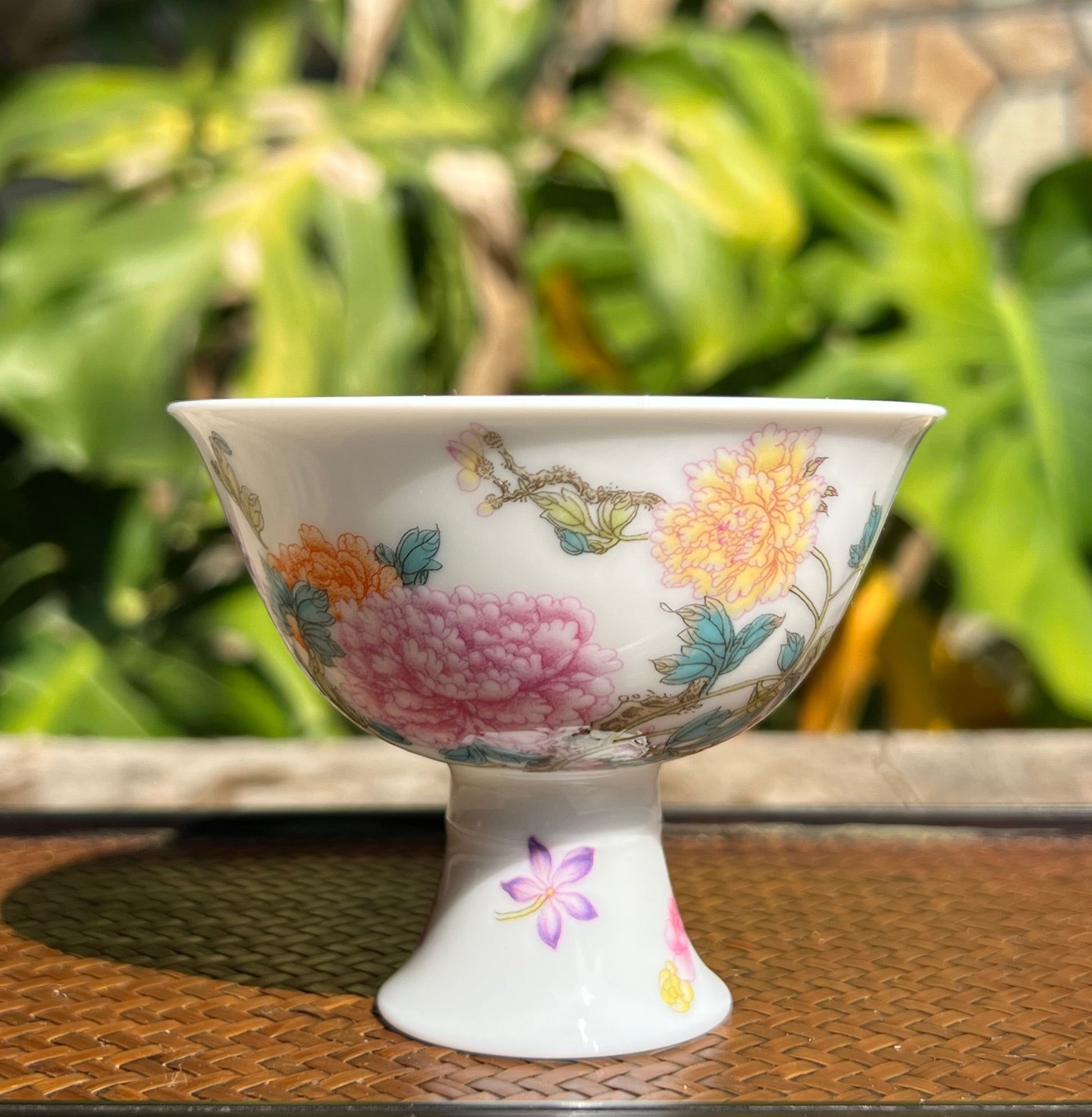 This is a Chinese Jingdezhen enamel flower teacup