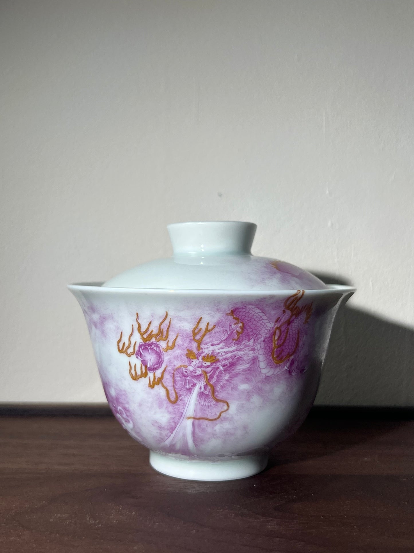 this is a Chinese Jingdezhen ceramic dragon teapot gaiwan