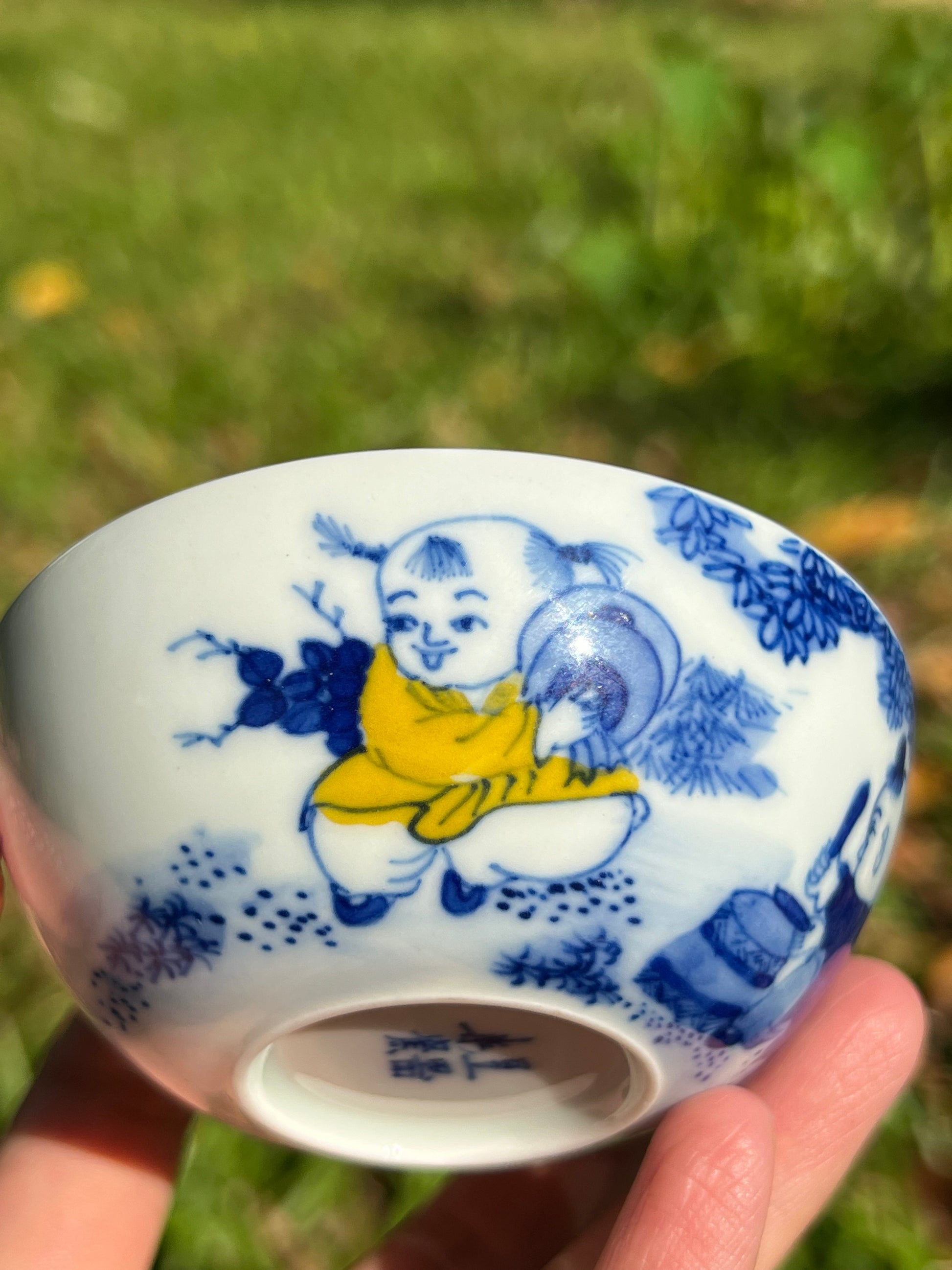 This is Chinese blue and white porcelain teacup. This is a ceramic teacup