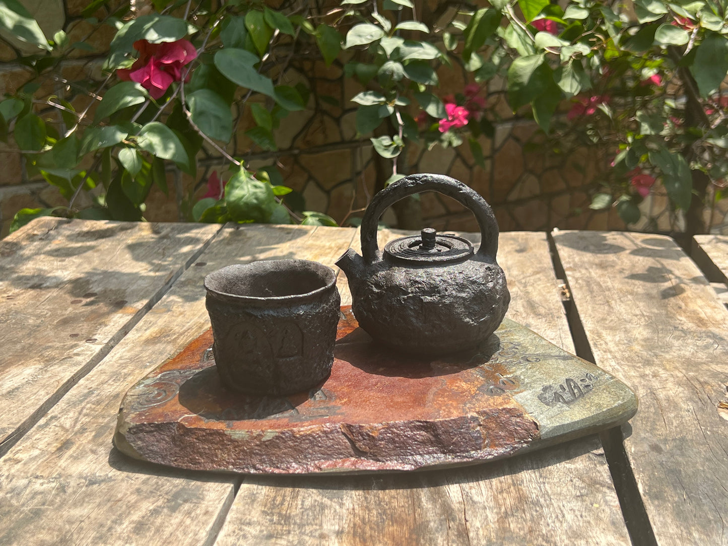 This is an inkstone tea tray tea boat