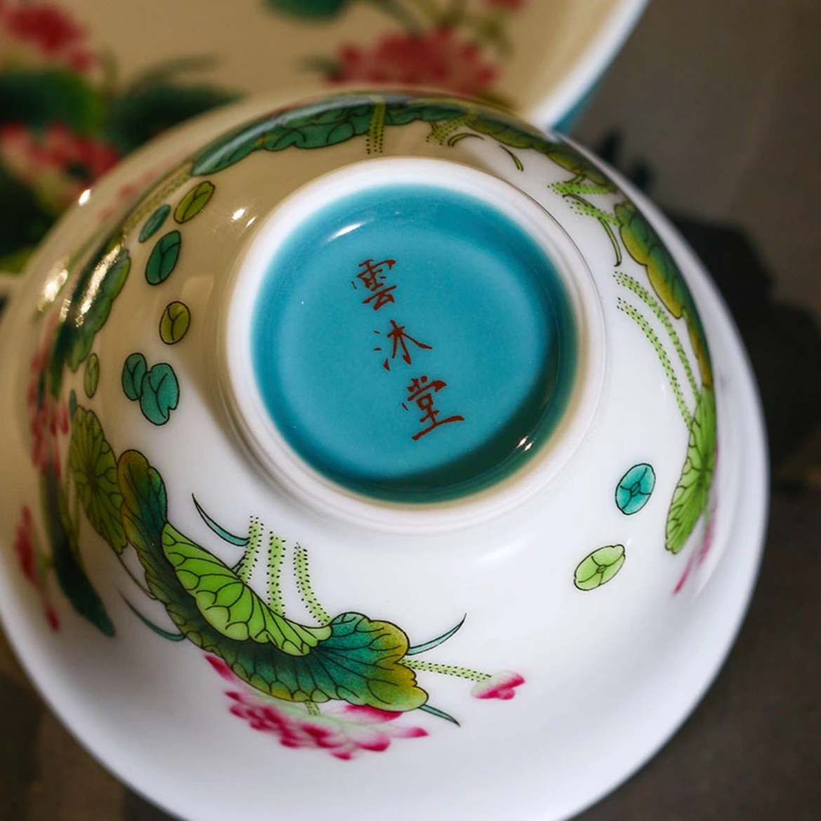 this is Chinese Jingdezhen enamel lotus gaiwan. this is a ceramic covered bowl