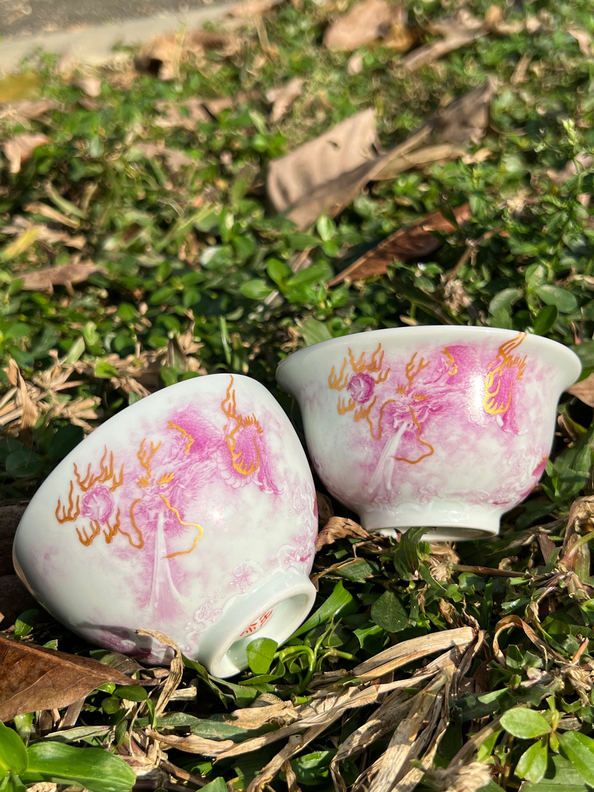 this is a Chinese Jingdezhen ceramic dragon teacup