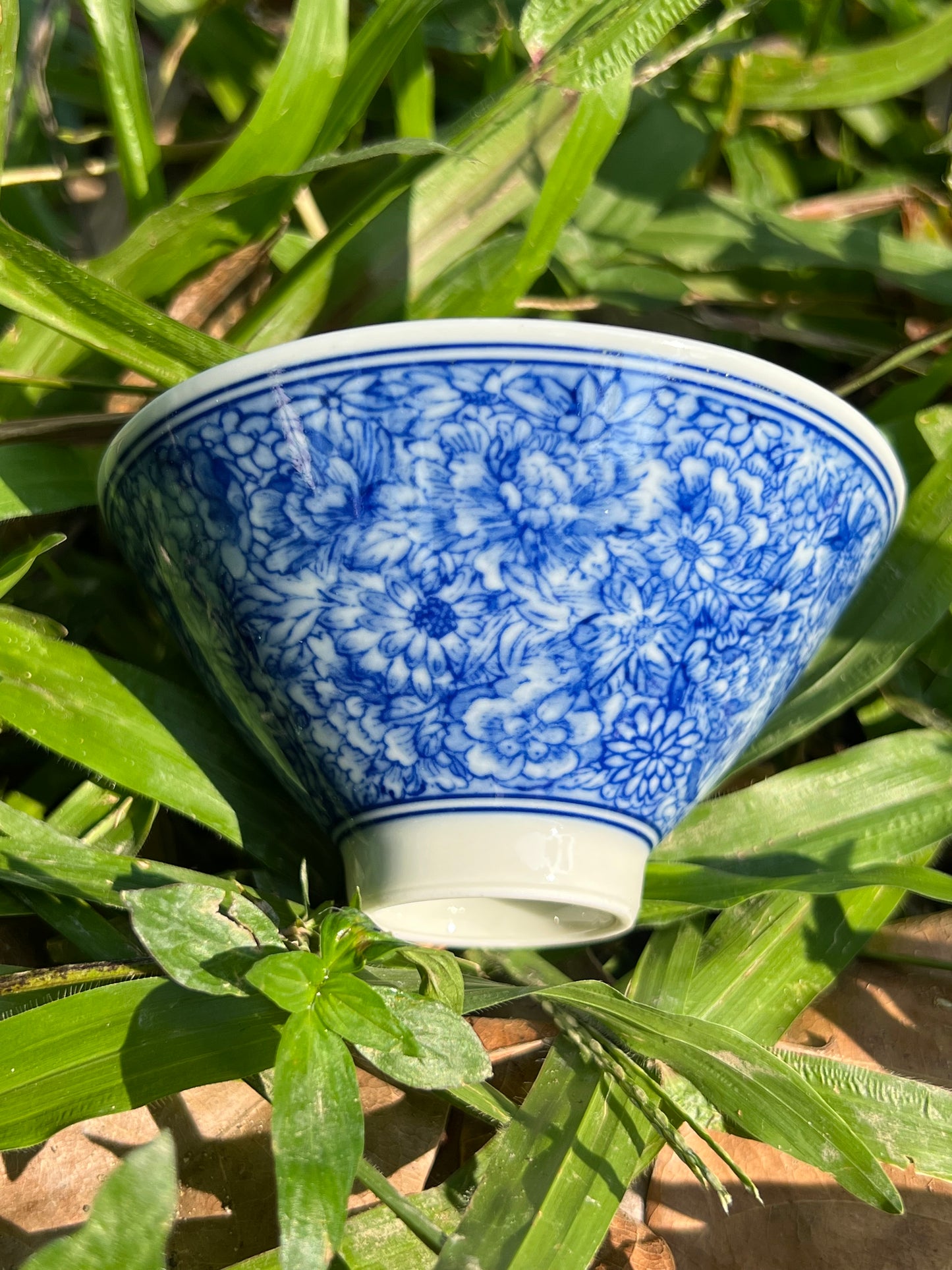 This is Chinese blue and white porcelain teacup. This is a ceramic teacup