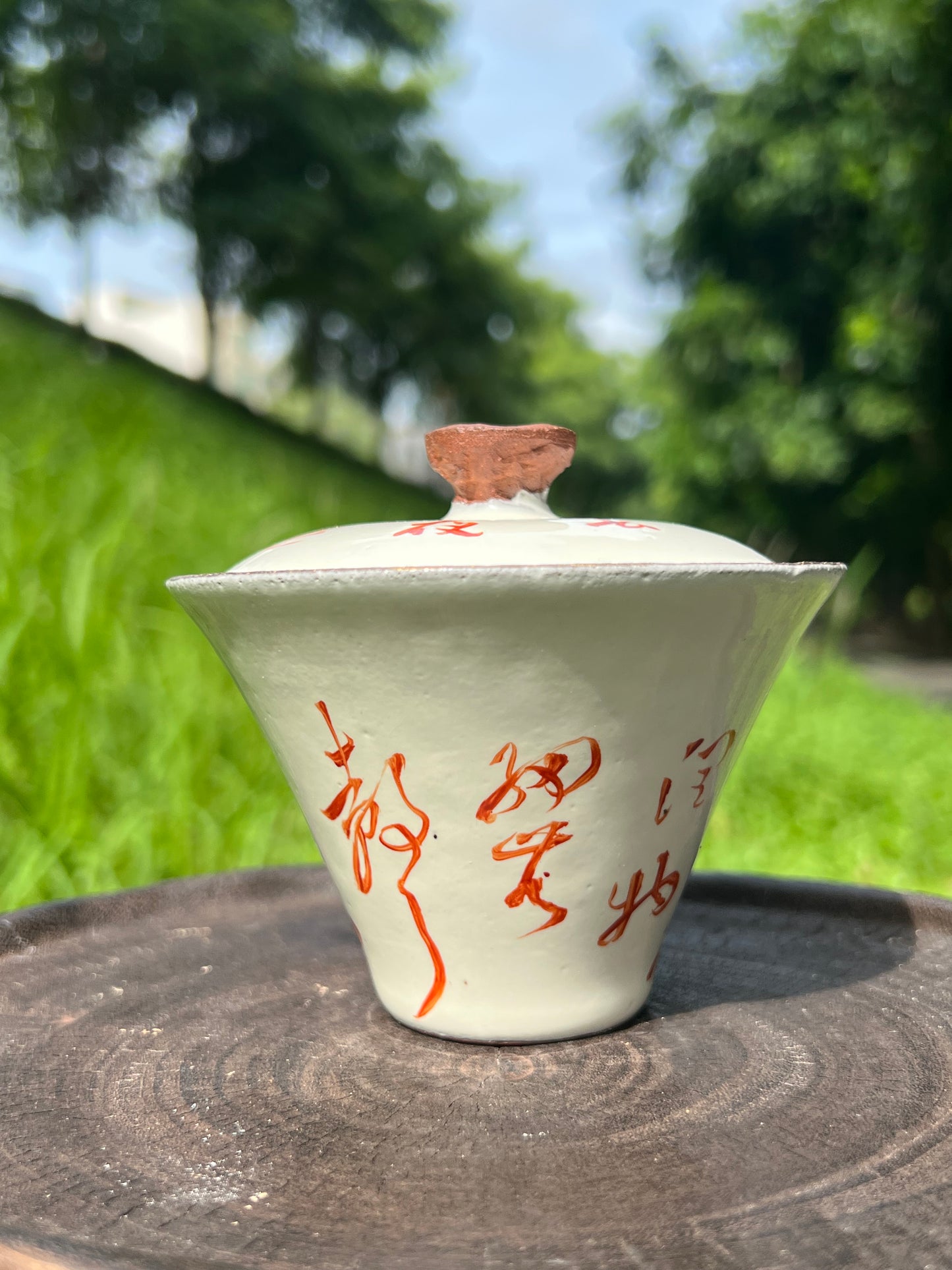 this is a pottery alum red gaiwan 