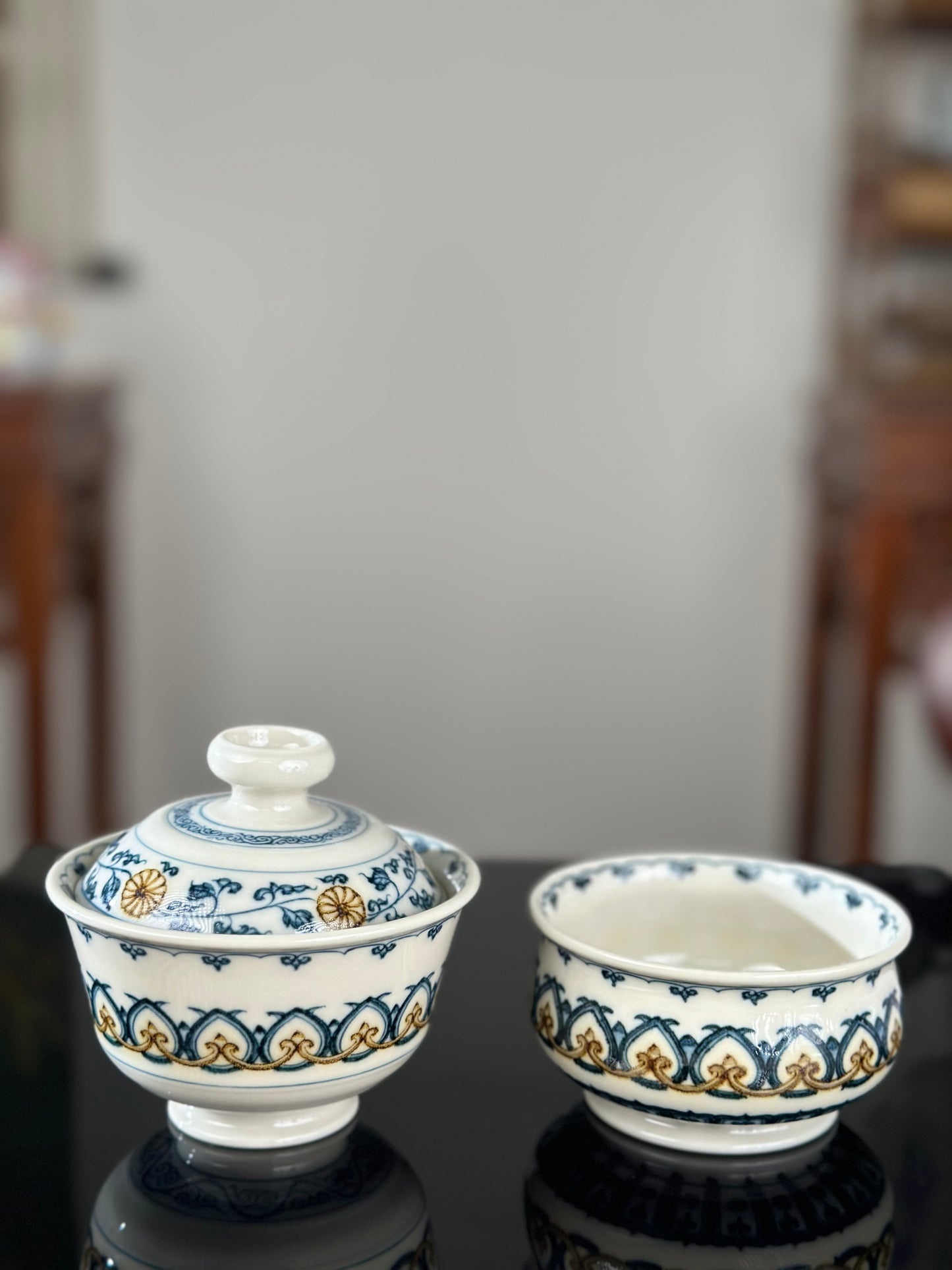 Handpainted Chinese Luxious Blue White Porcelain  Underglaze Gold Youlijin Traditional Baoxiang Flower Pattern Masterpiece Gaiwan Teacup Set Artwork