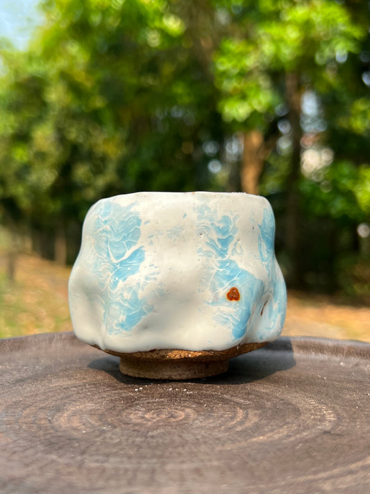 This is a shino ware teacup.this is a shinoyaki teacup