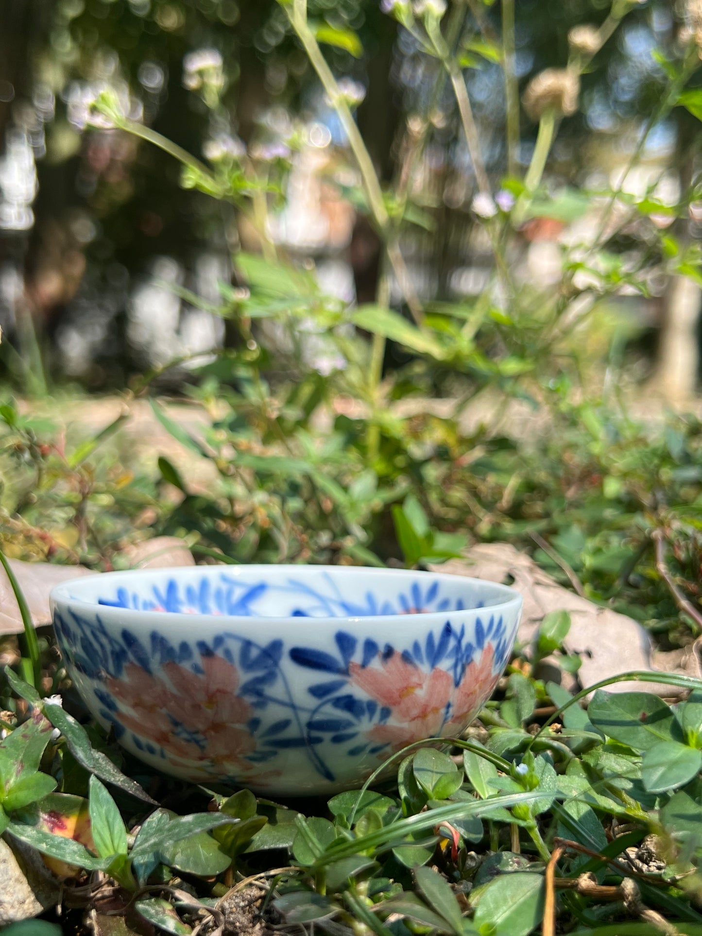 This is a Chinese Jingdezhen blue and white porcelain landscape teacup