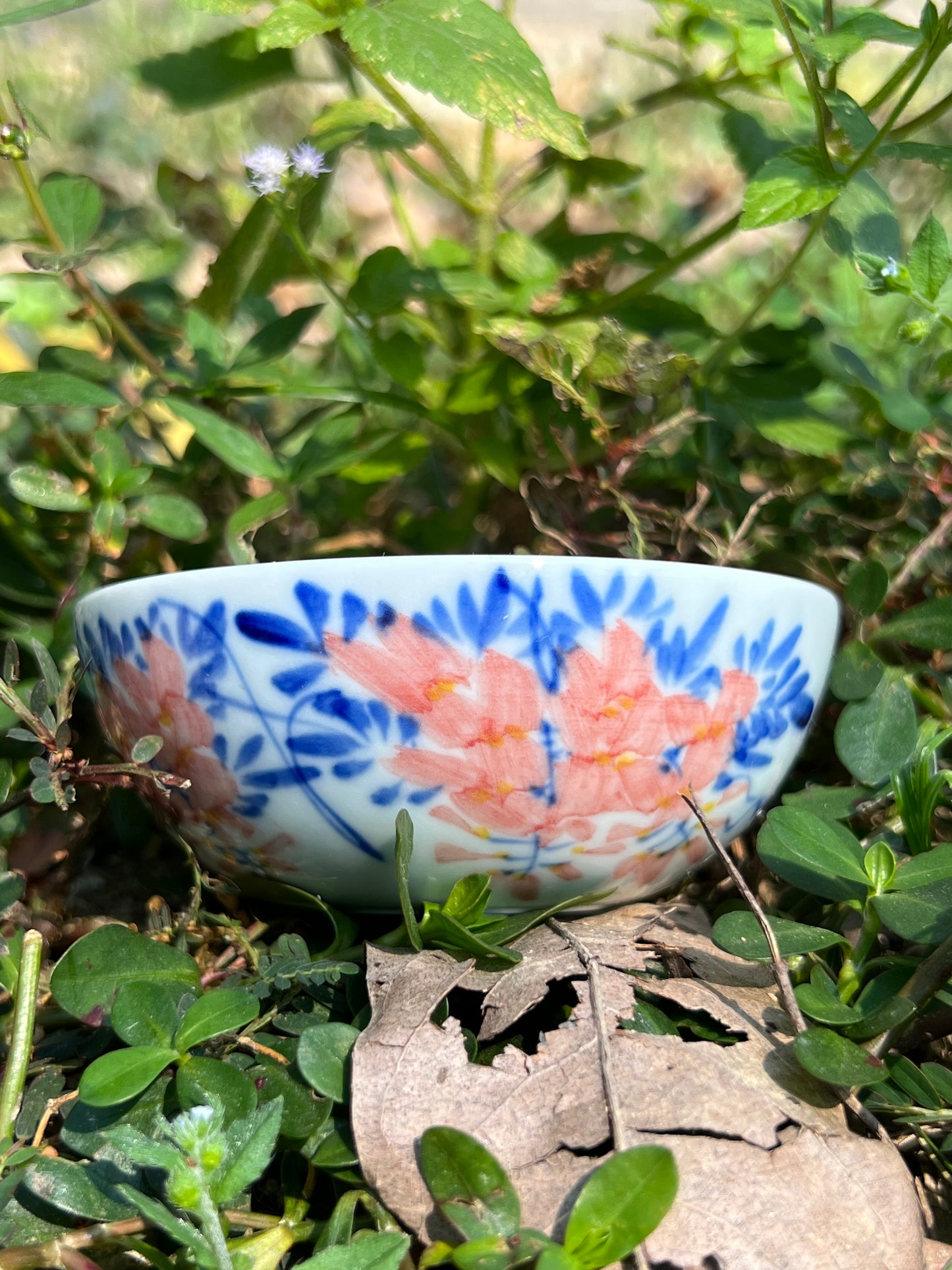 This is a Chinese Jingdezhen blue and white porcelain landscape teacup