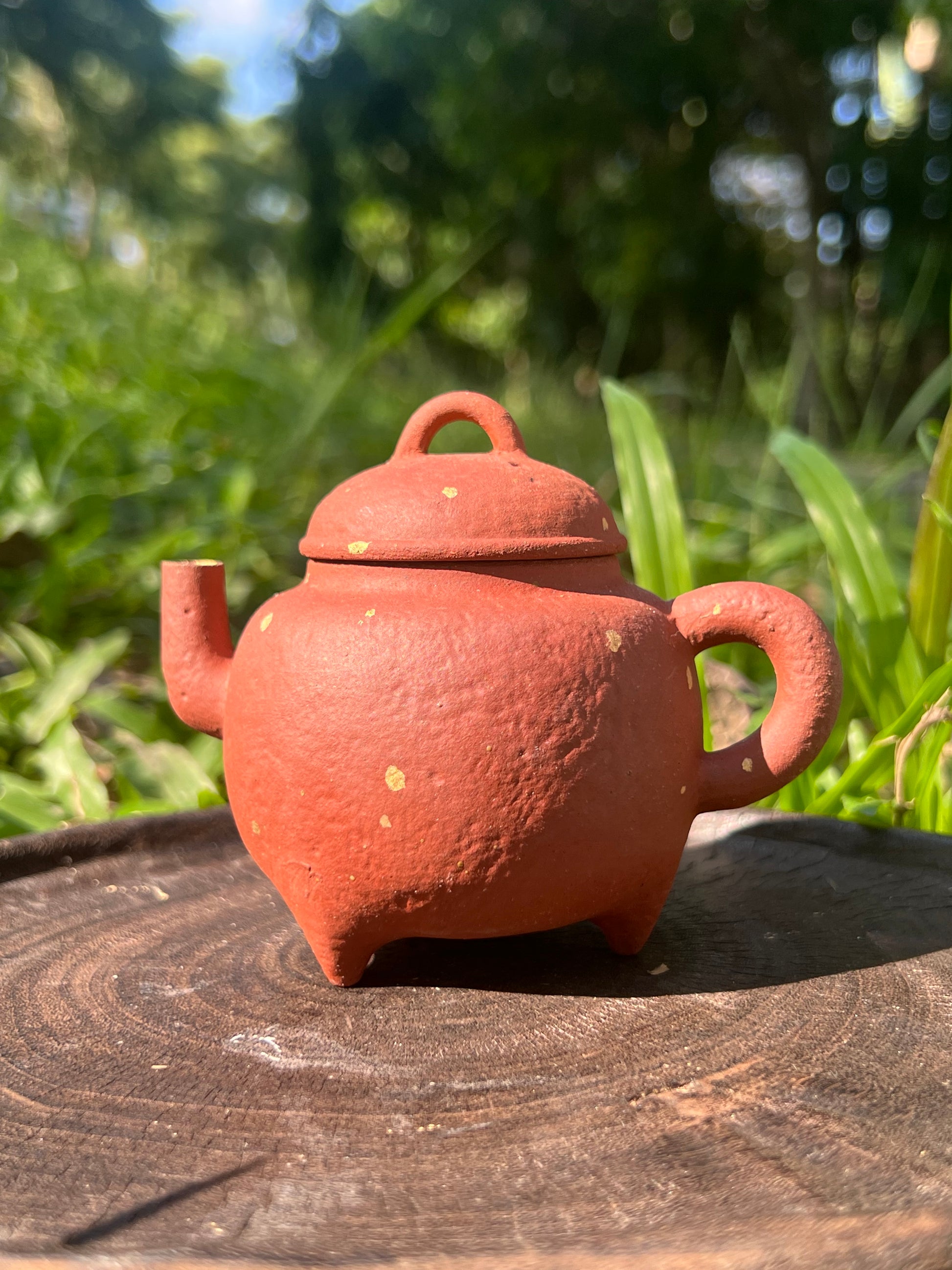 this is Chinese purple clay teapot. this is a pottery teapot