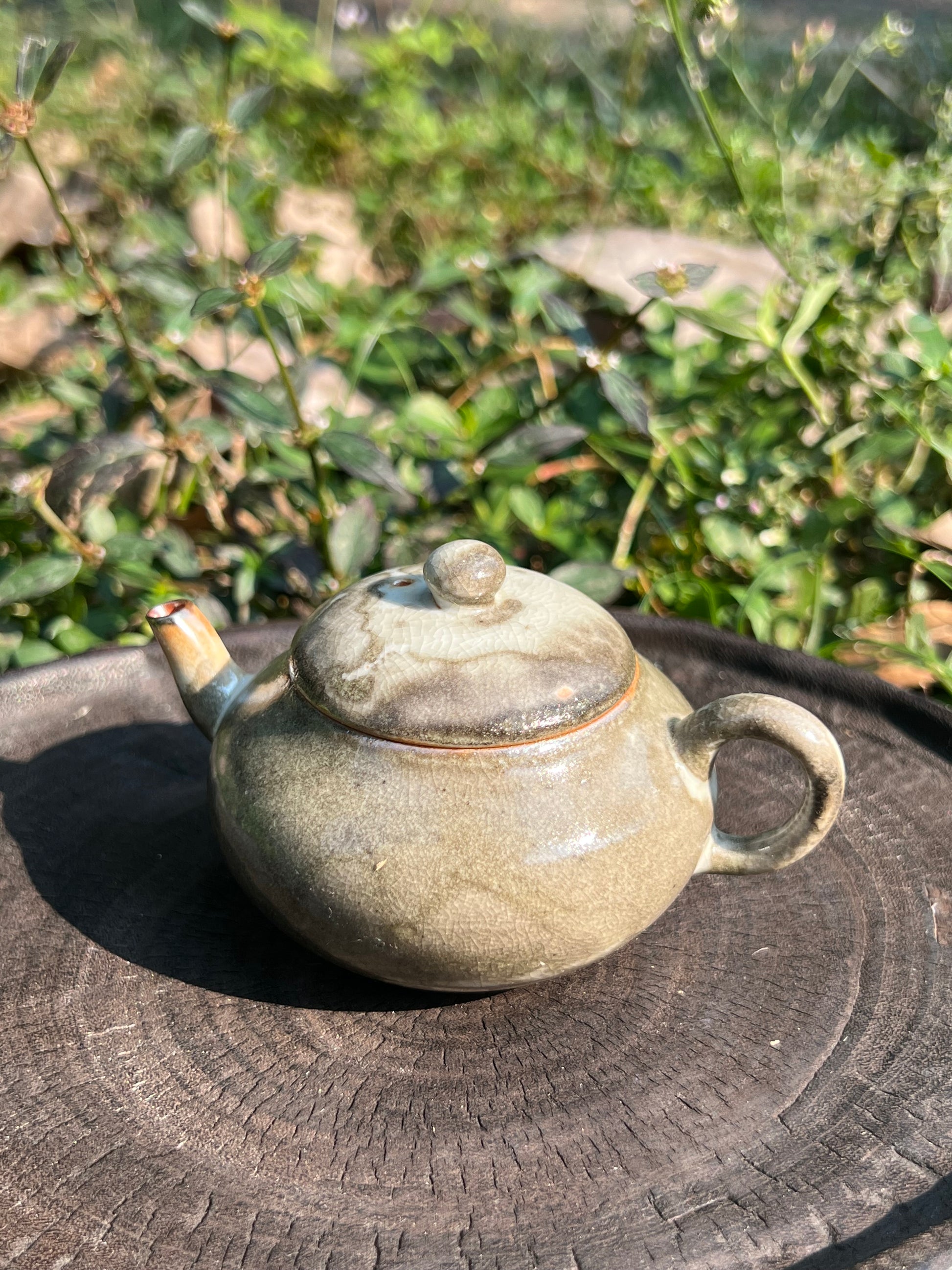 this is a ceramic teapot