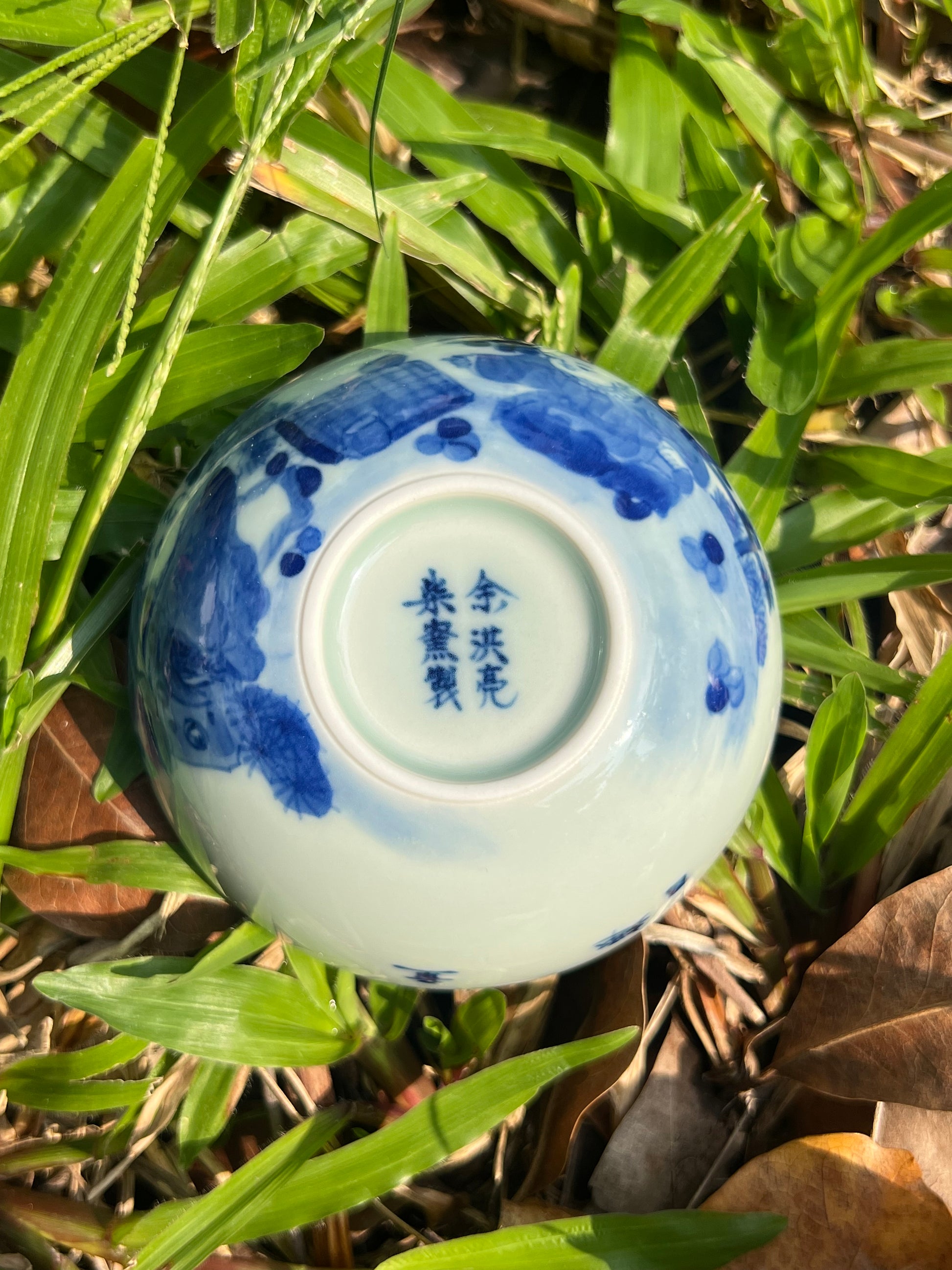 this is Chinese Jingdezhen blue and white porcelain teacup. this is a ceramic teacup