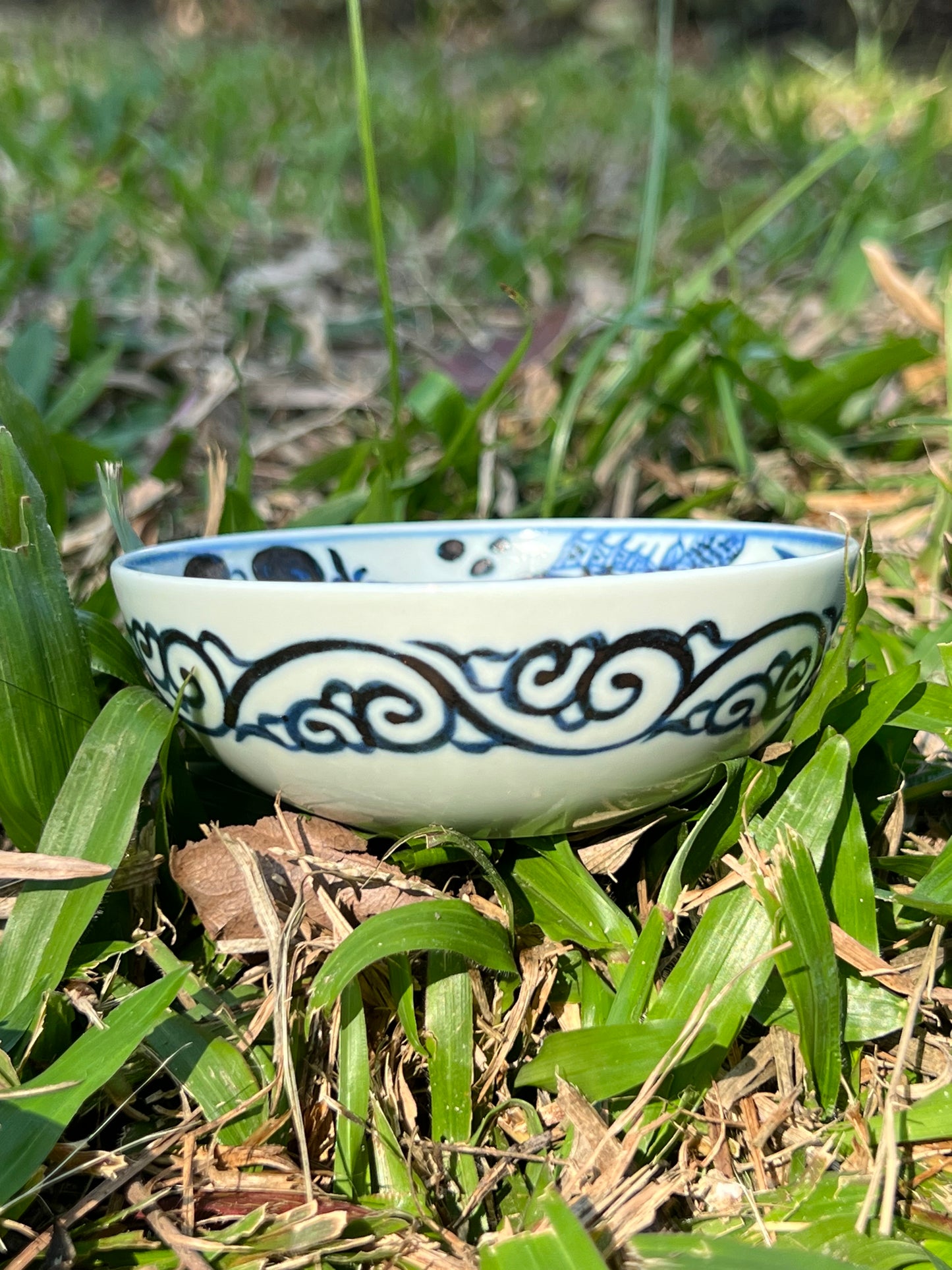 Hand Painted Chinese Blue and White Porcelain Fish Pattern Teacup Jingdezhen Master Ceramic Artwork