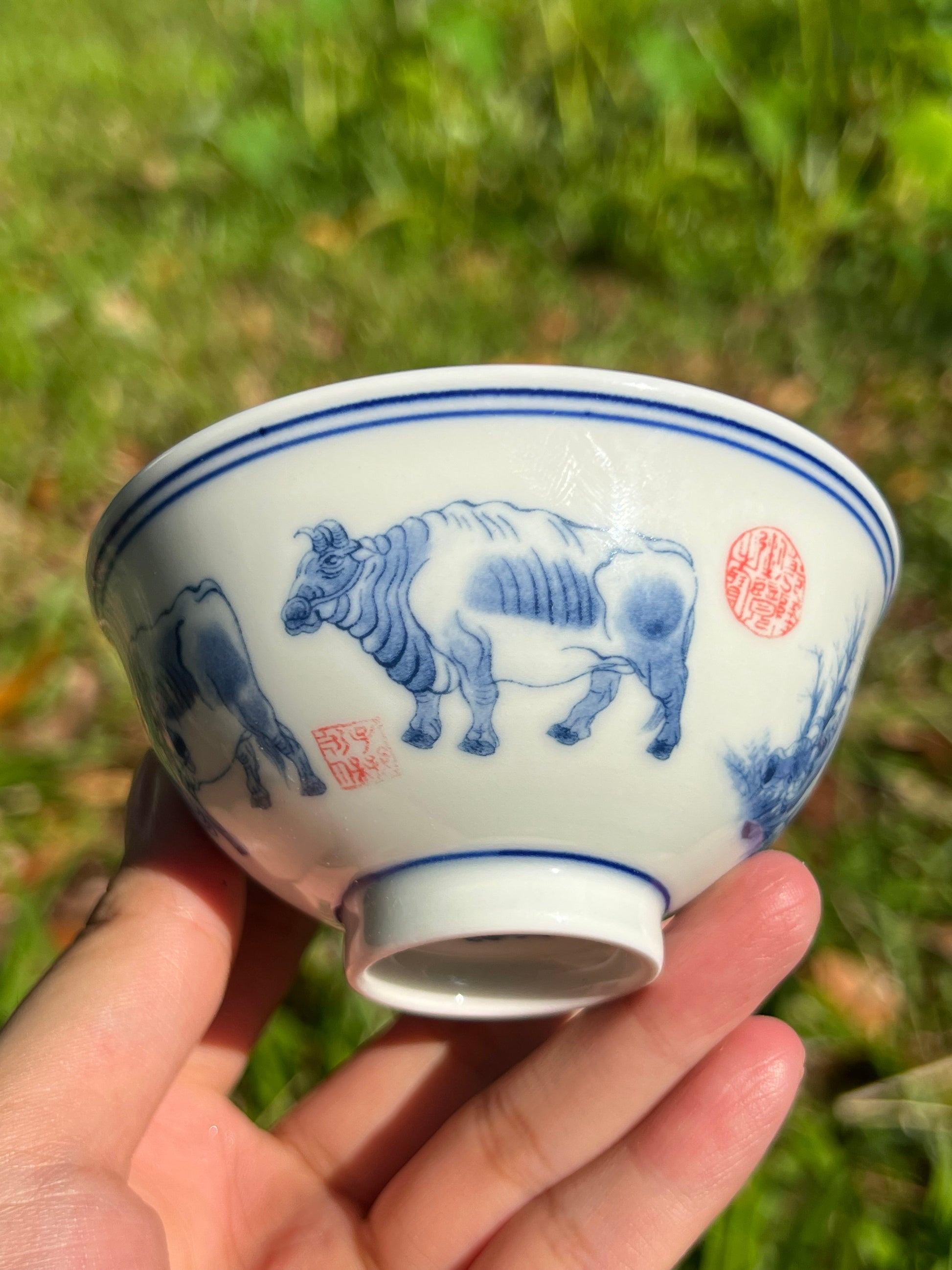 this is Chinese Jingdezhen blue and white porcelain teacup. this is a ceramic teacup