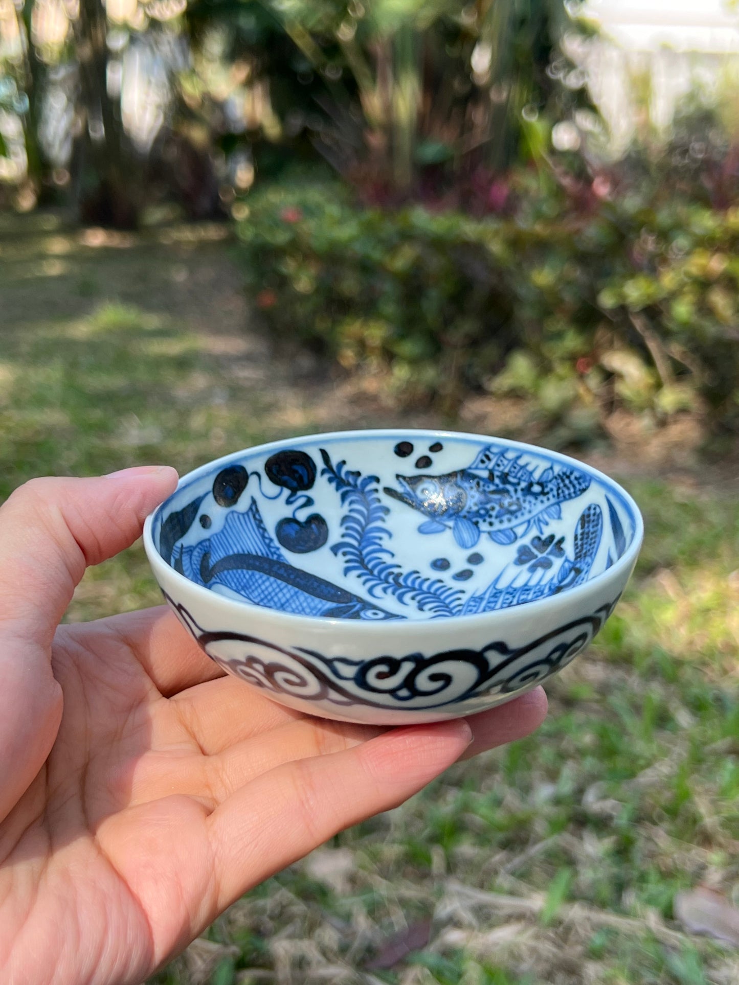 Hand Painted Chinese Blue and White Porcelain Fish Pattern Teacup Jingdezhen Master Ceramic Artwork